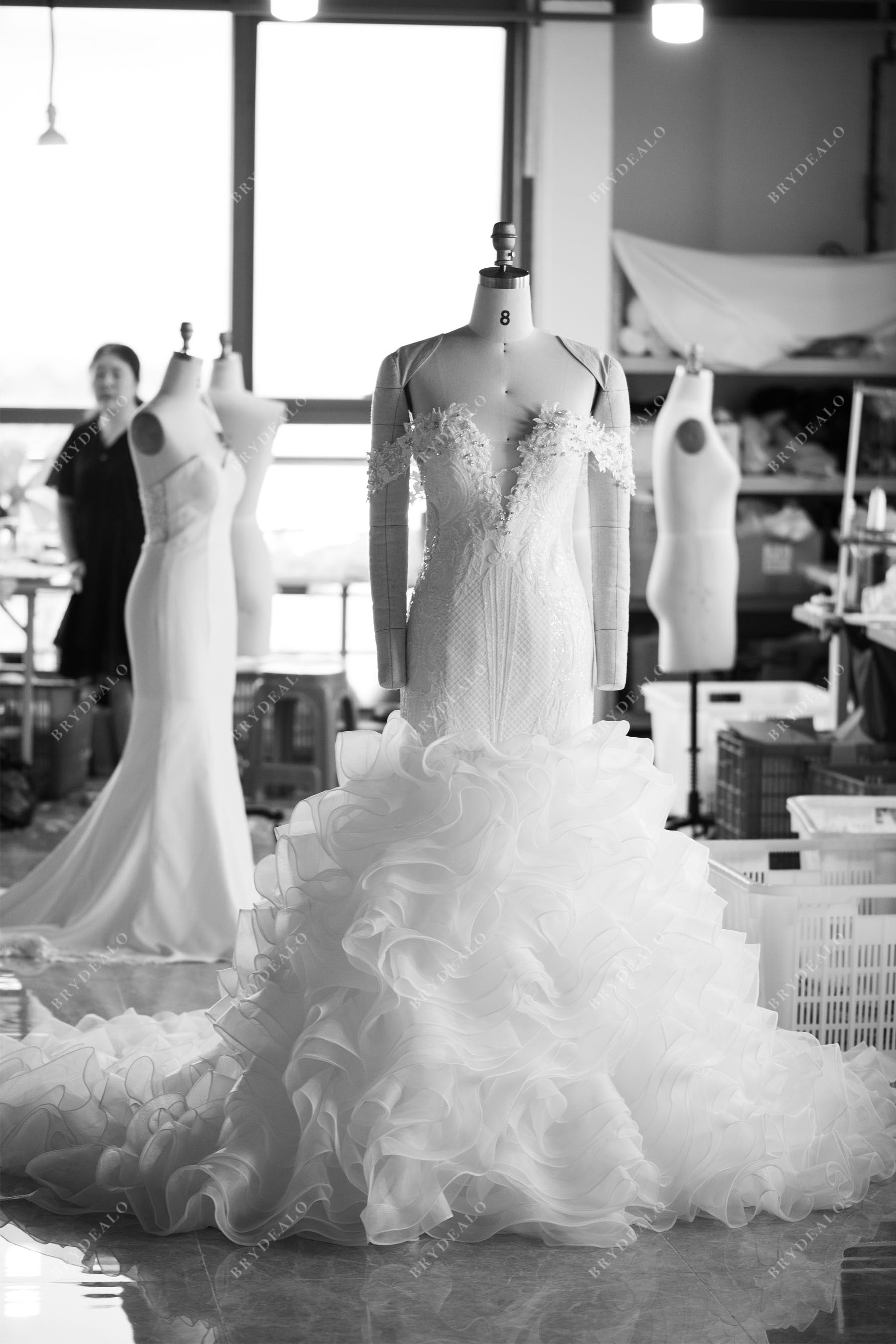 wholesale luxury sequined lace ruffled mermaid bridal gown