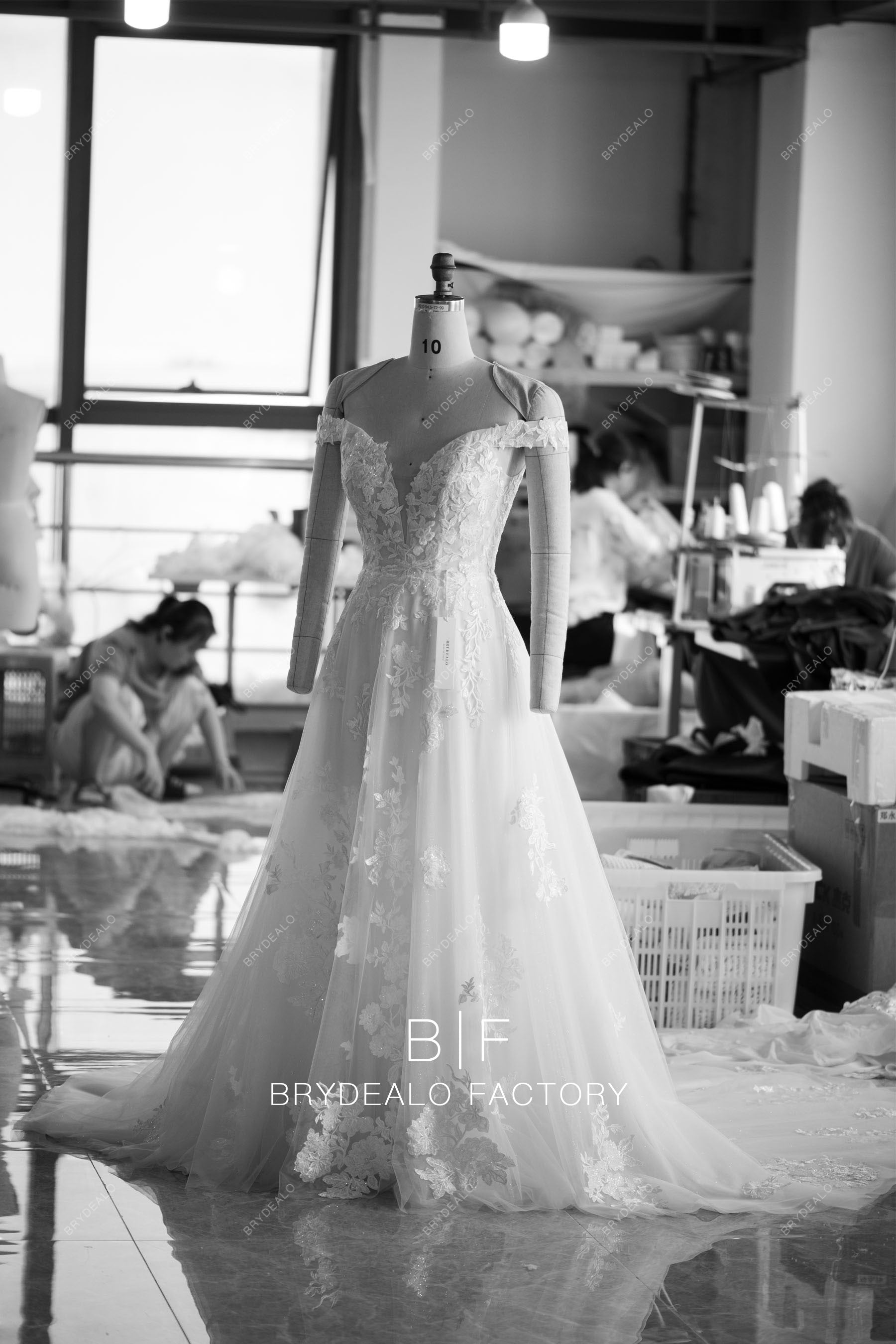 wholesale off shoulder plunging shimmery wedding dress