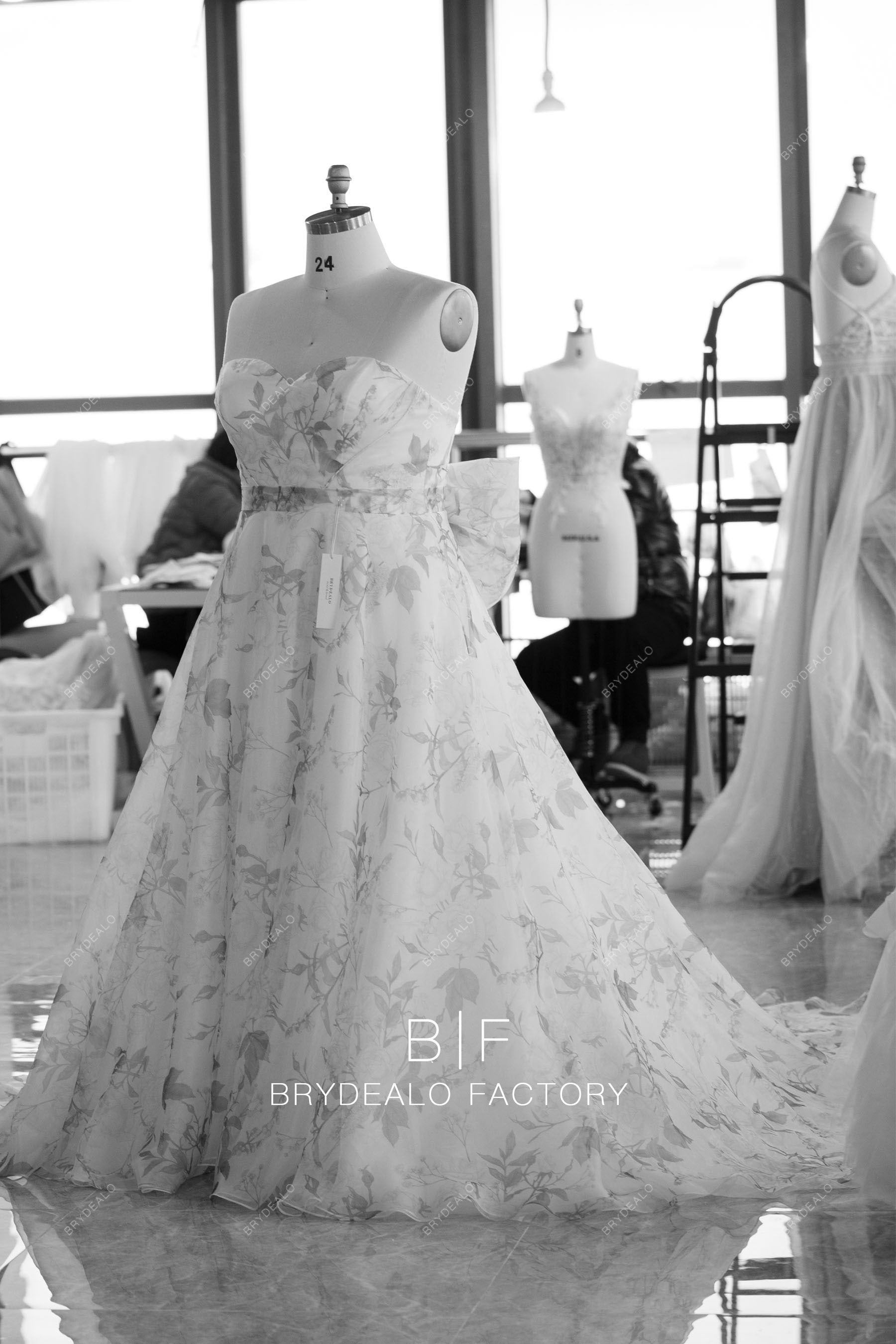wholesale plus size floral organza wedding gown