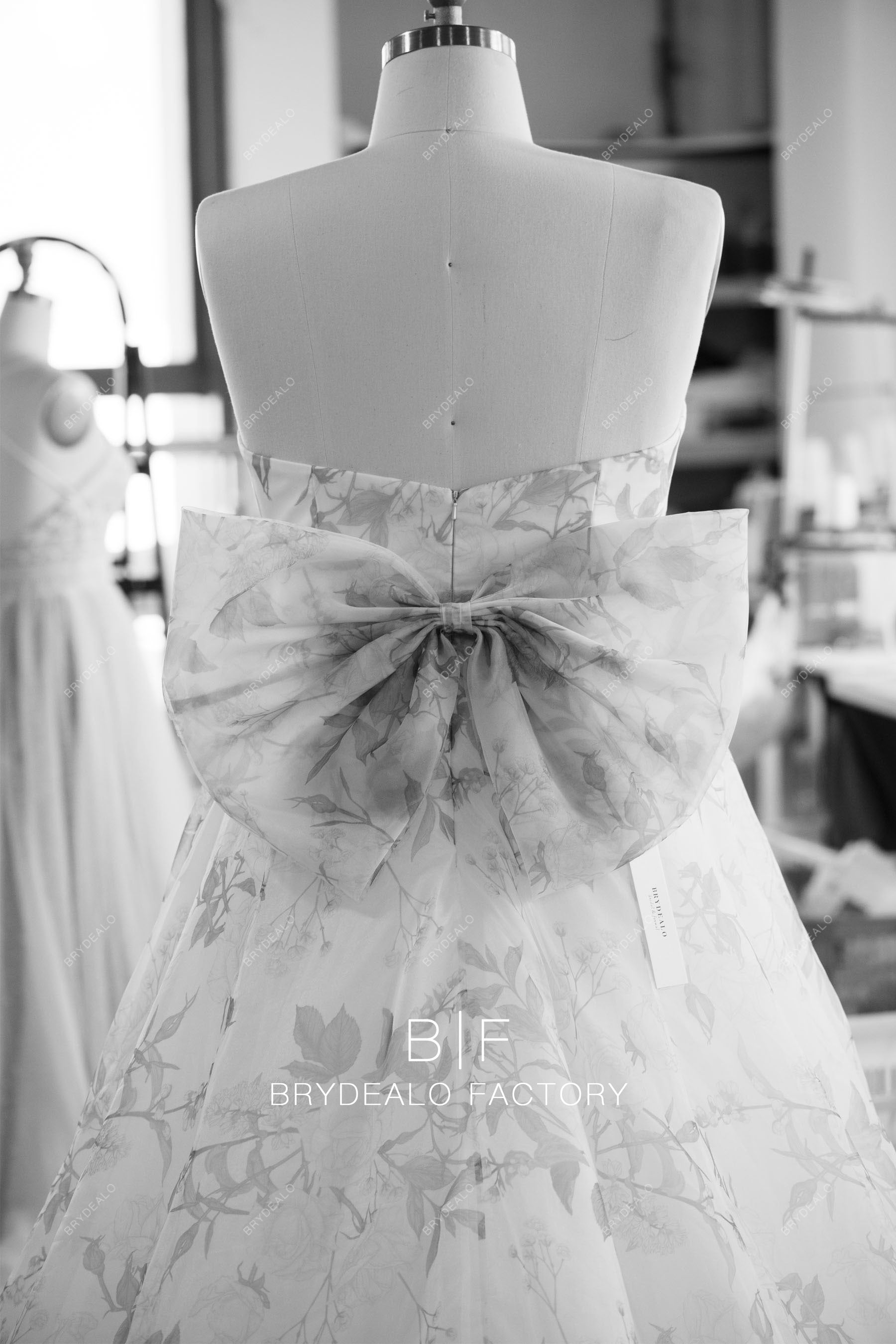 wholesale plus size large bowknot wedding gown