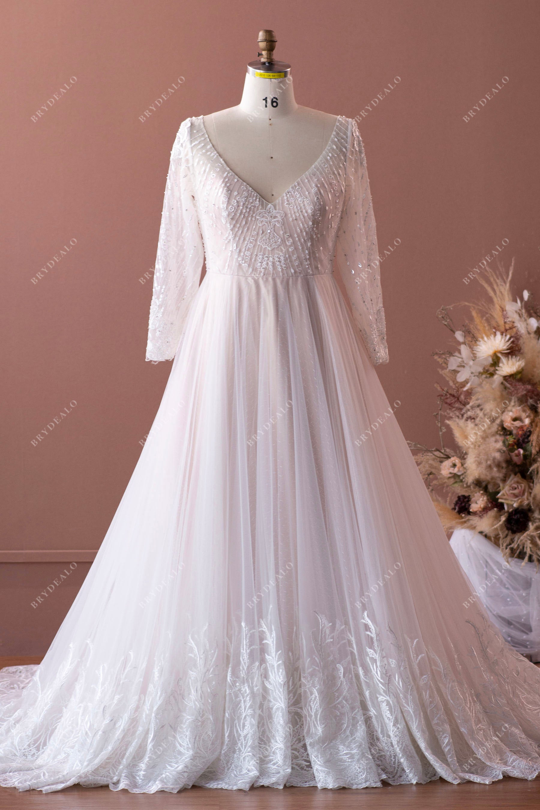 Wholesale Plus Size Sleeved V-neck Lace Wedding Ballgown Nude Pink