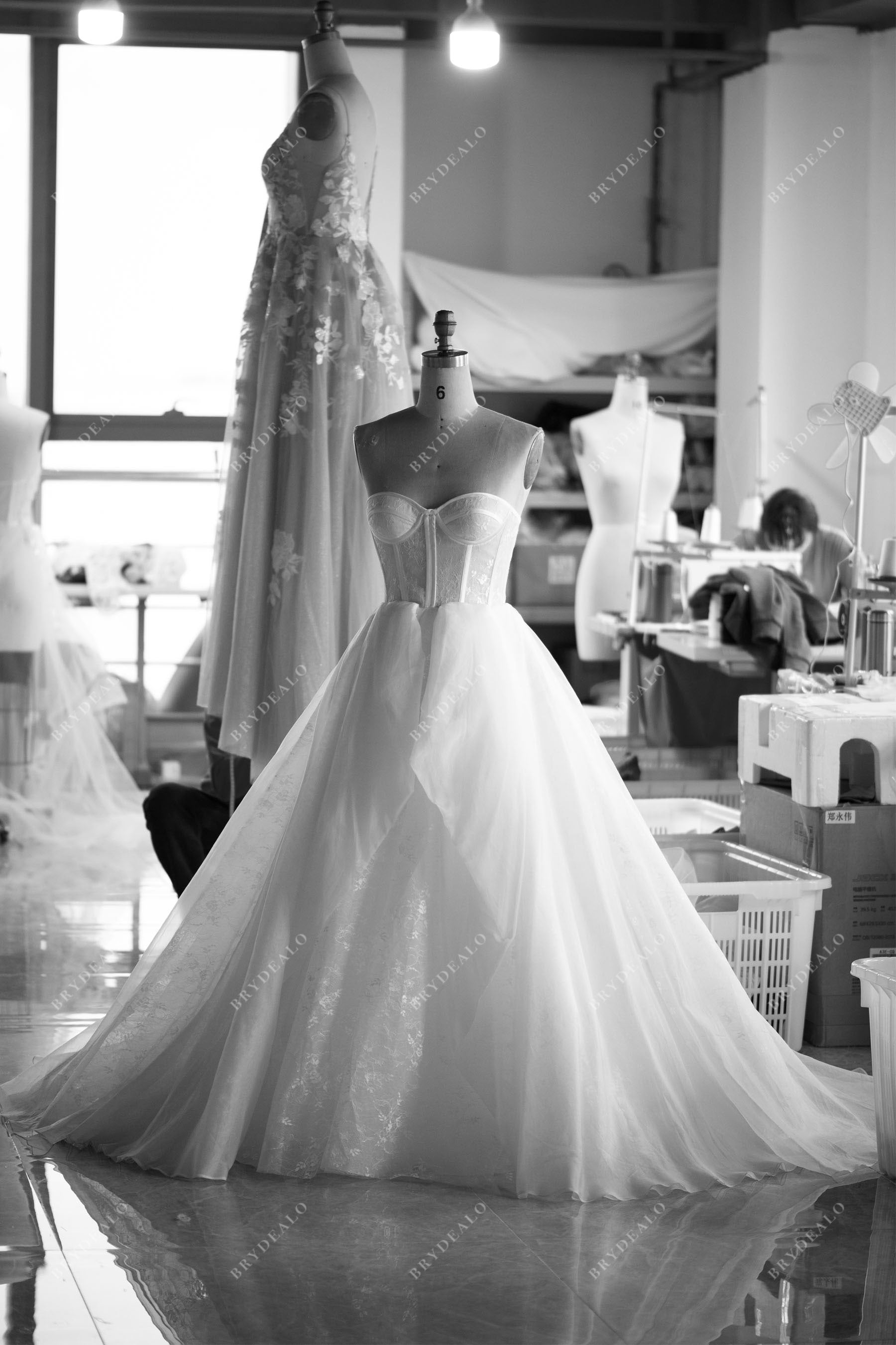 wholesale strapless corset wedding ballgown