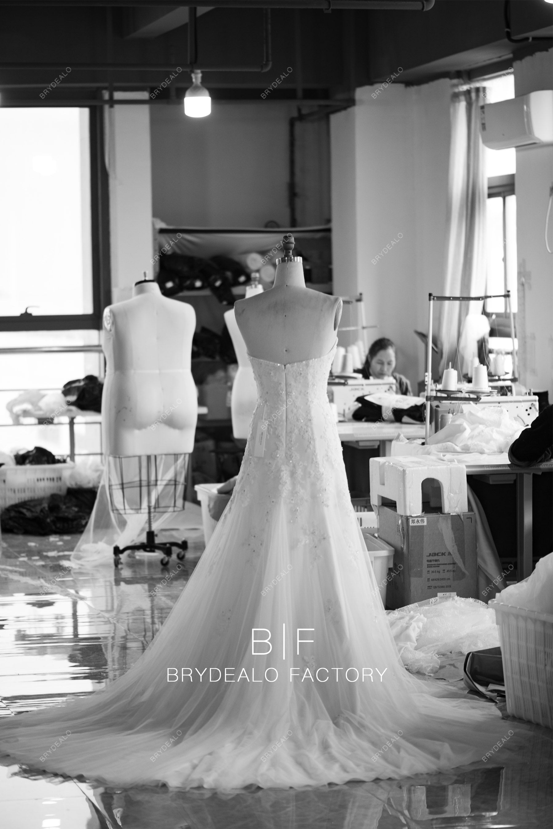 wholesale strapless fit flare lace wedding dress
