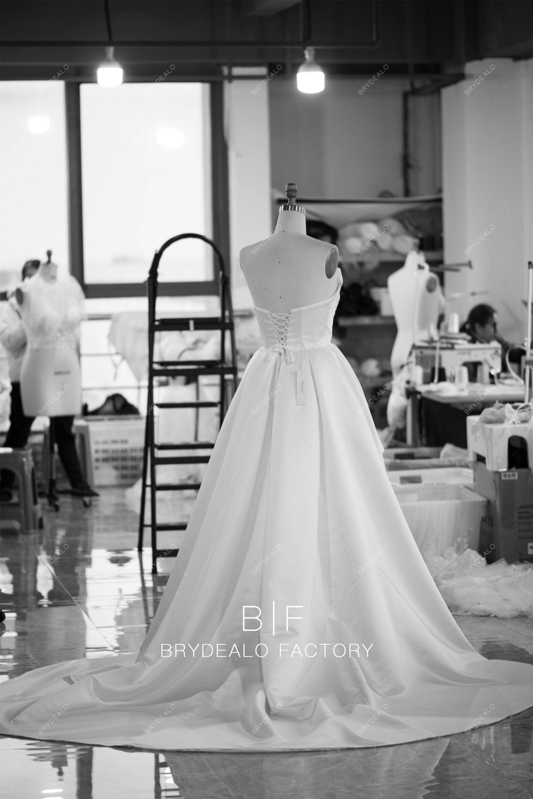 wholesale strapless satin long wedding dress