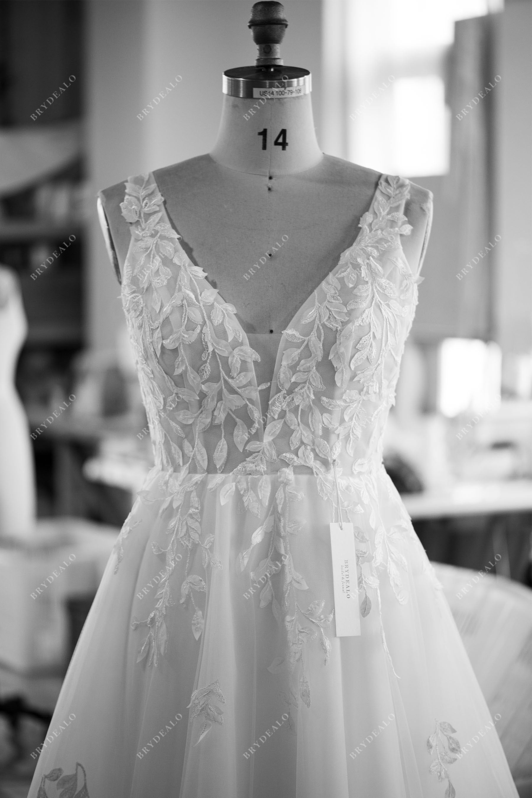wholesale straps leaf lace wedding dress