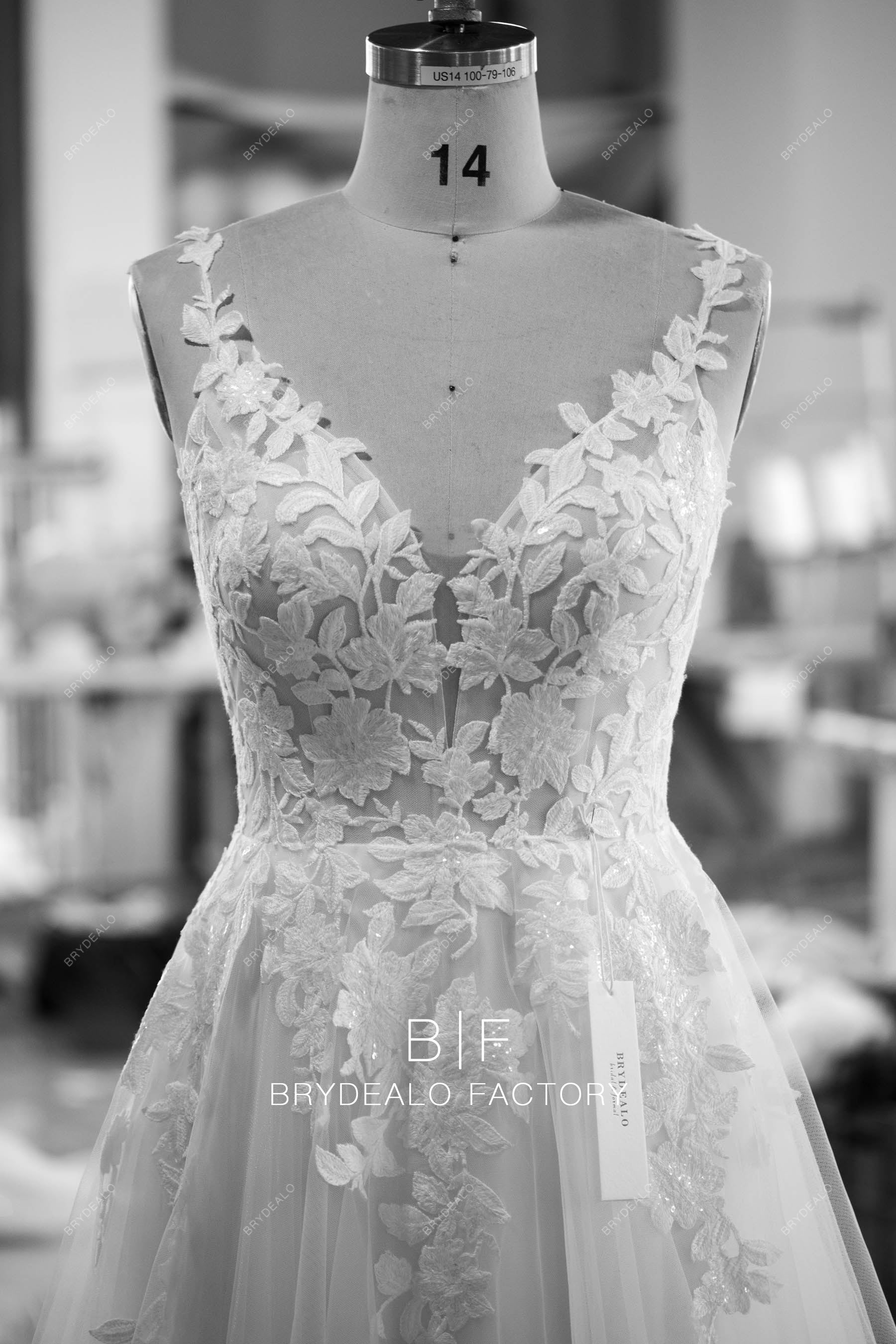 Romantic Flower Lace Sleeveless A-line Tulle Wholesale Bridal Gown for wholesale