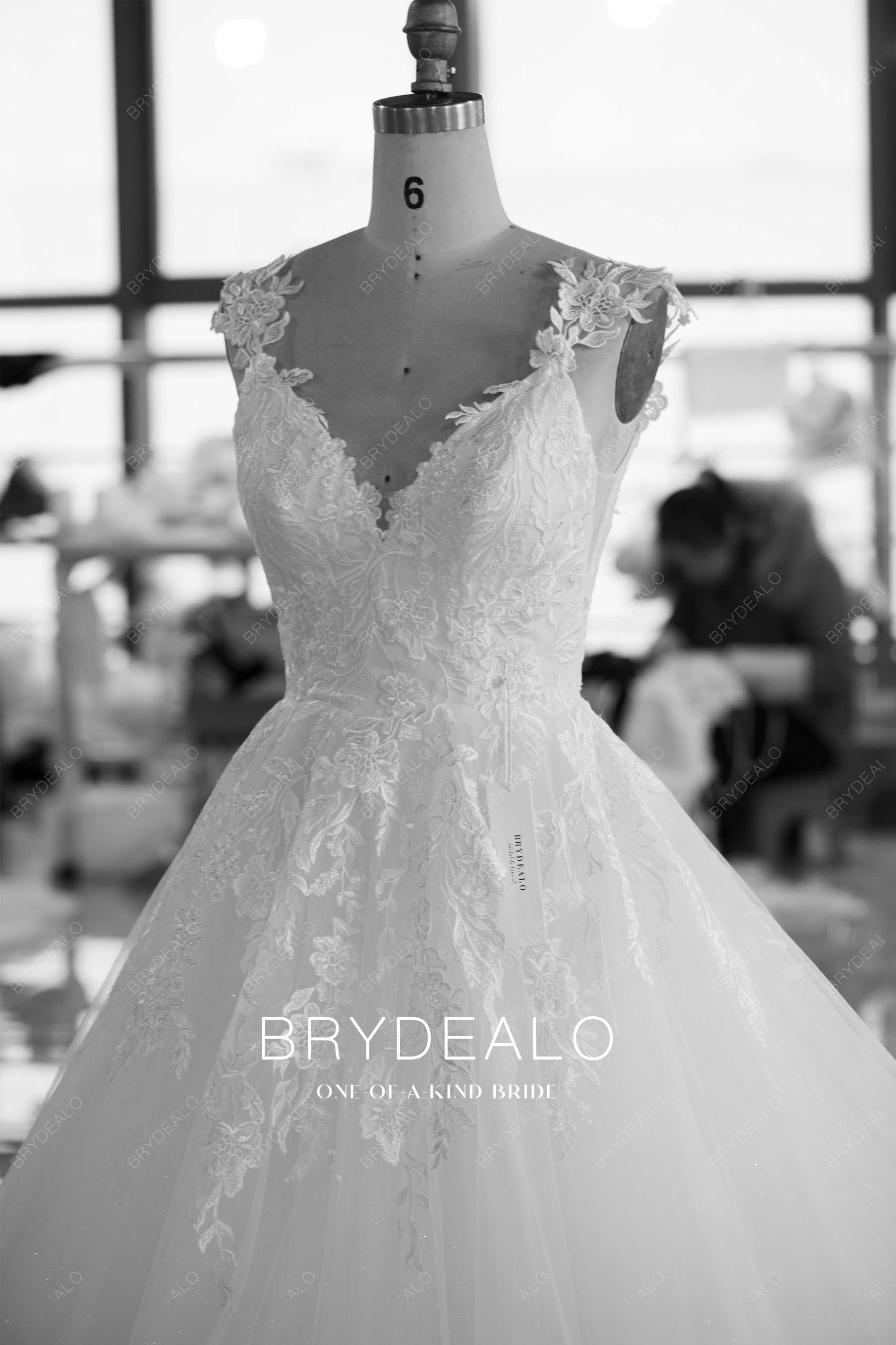 wholesale straps v-neck wedding gown