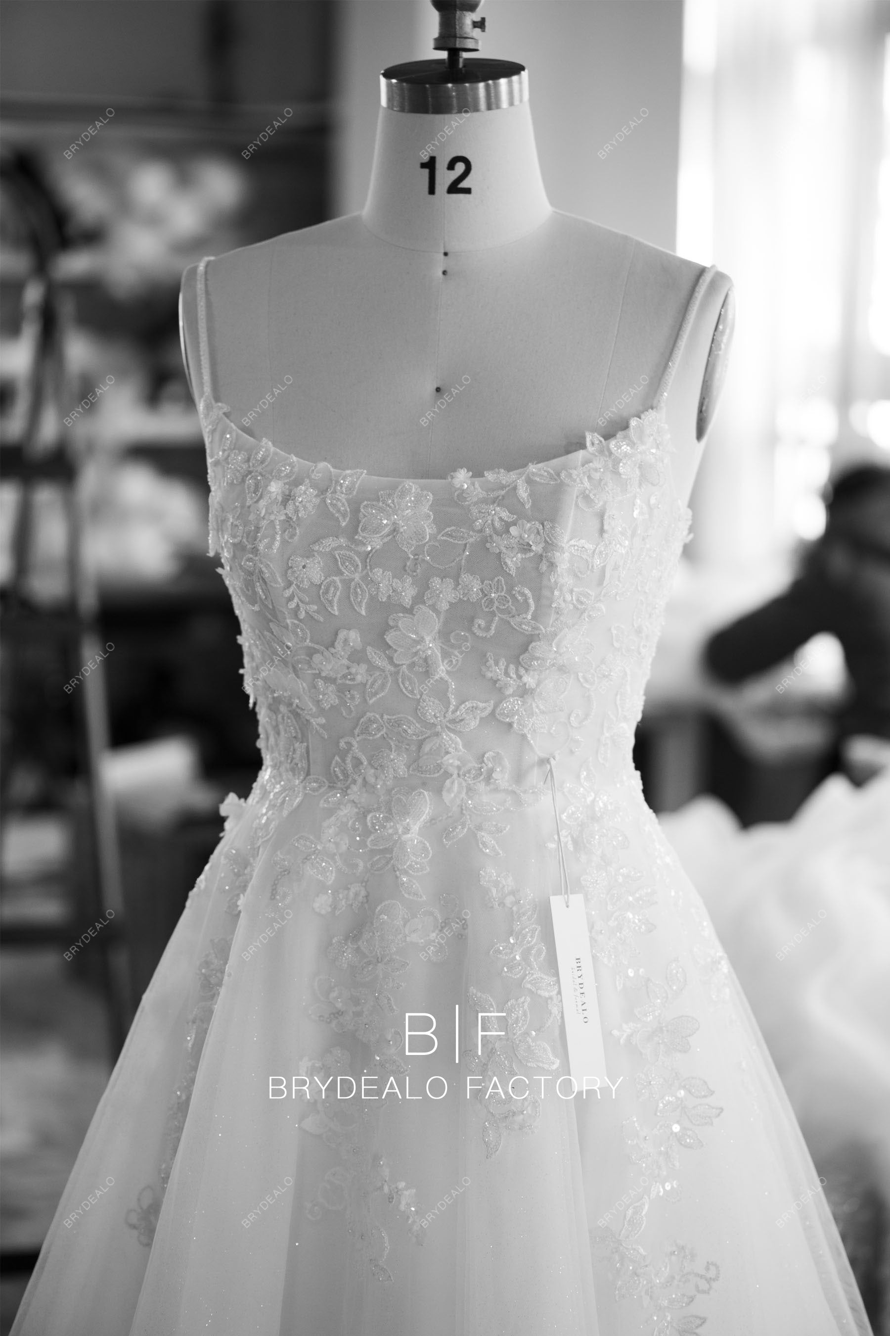 wholesale straps scoop neck flower lace wedding gown