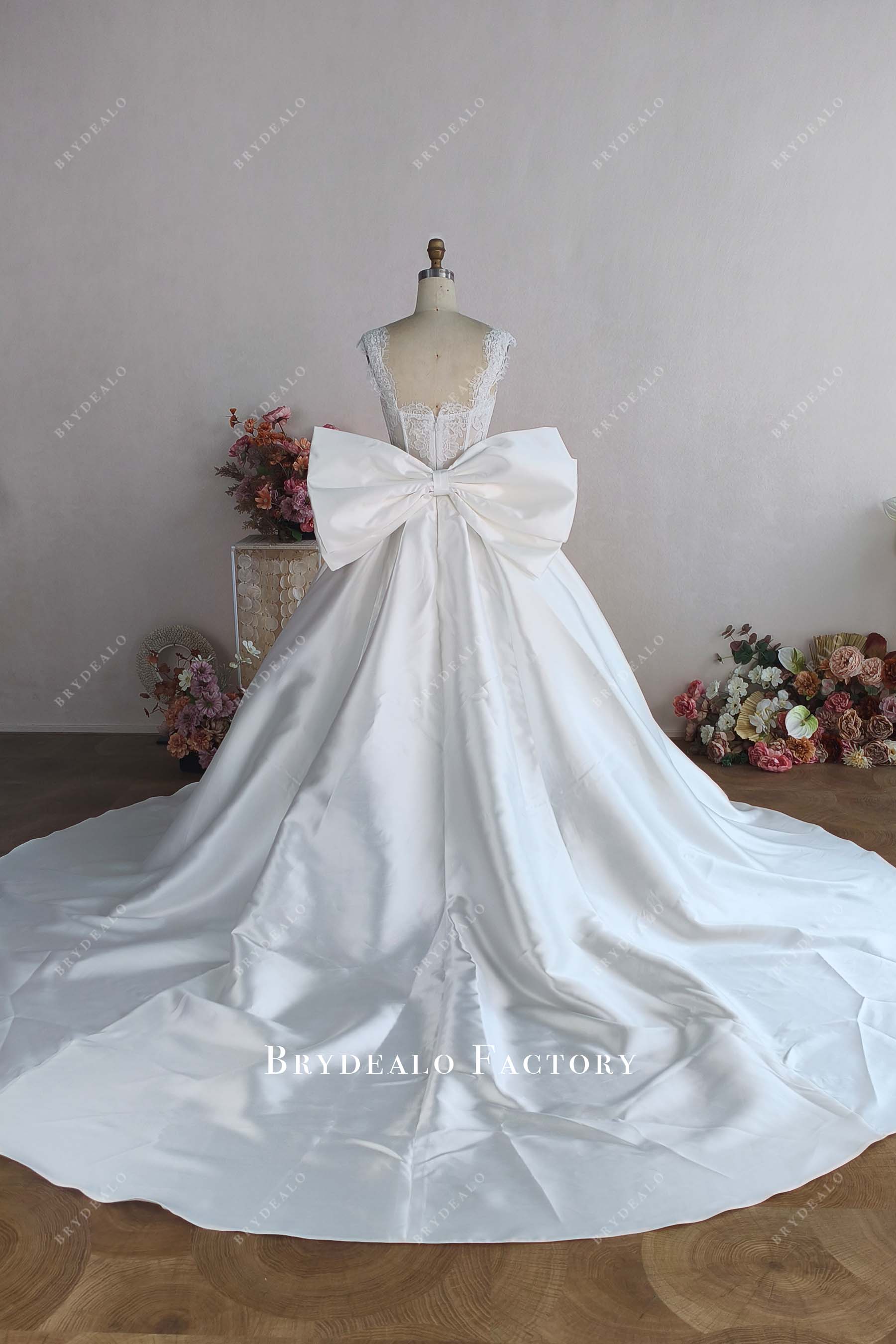 oversized bowknot long train wedding dress