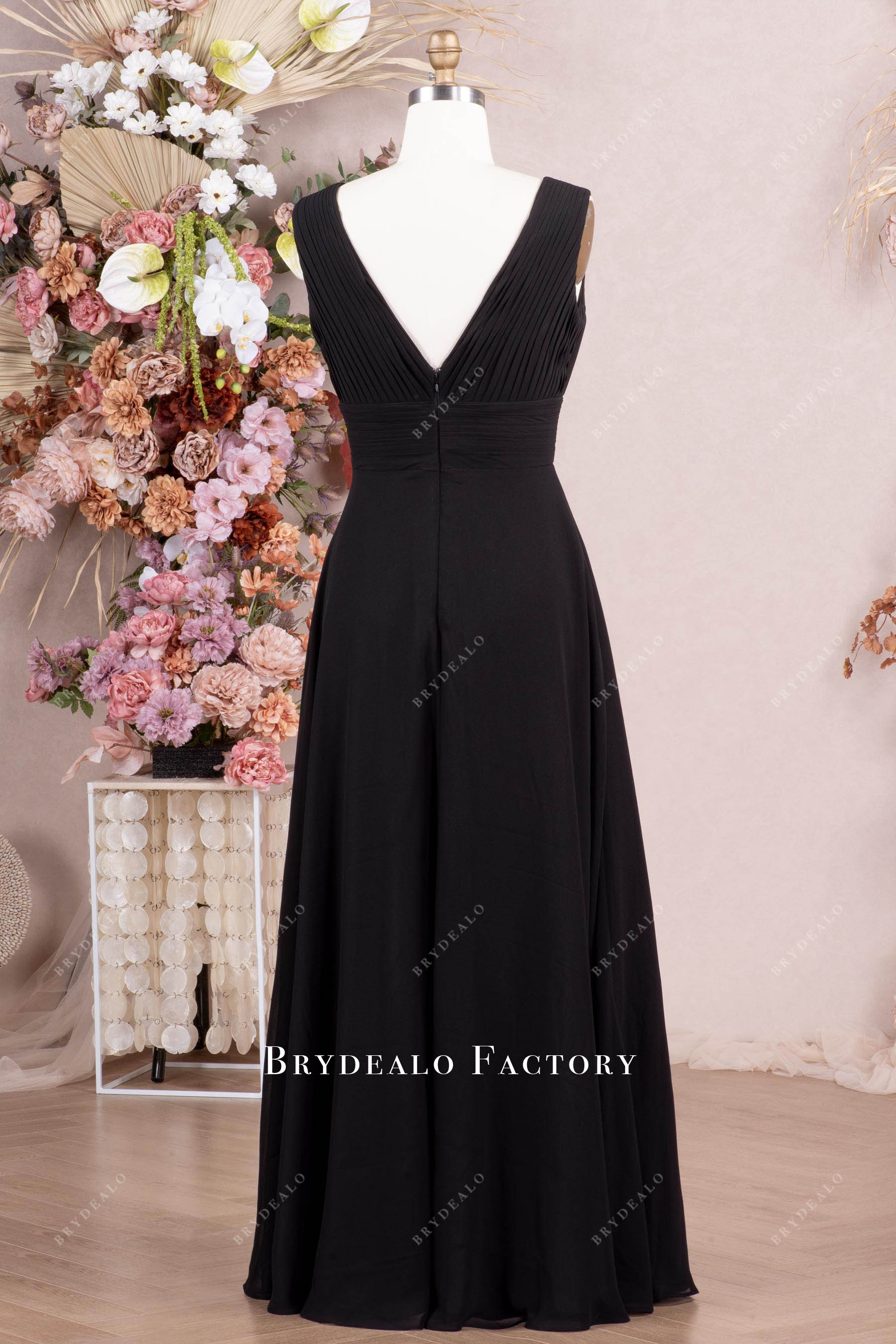 Elegant Black Pleated Chiffon Sleeveless Bridesmaid Dress