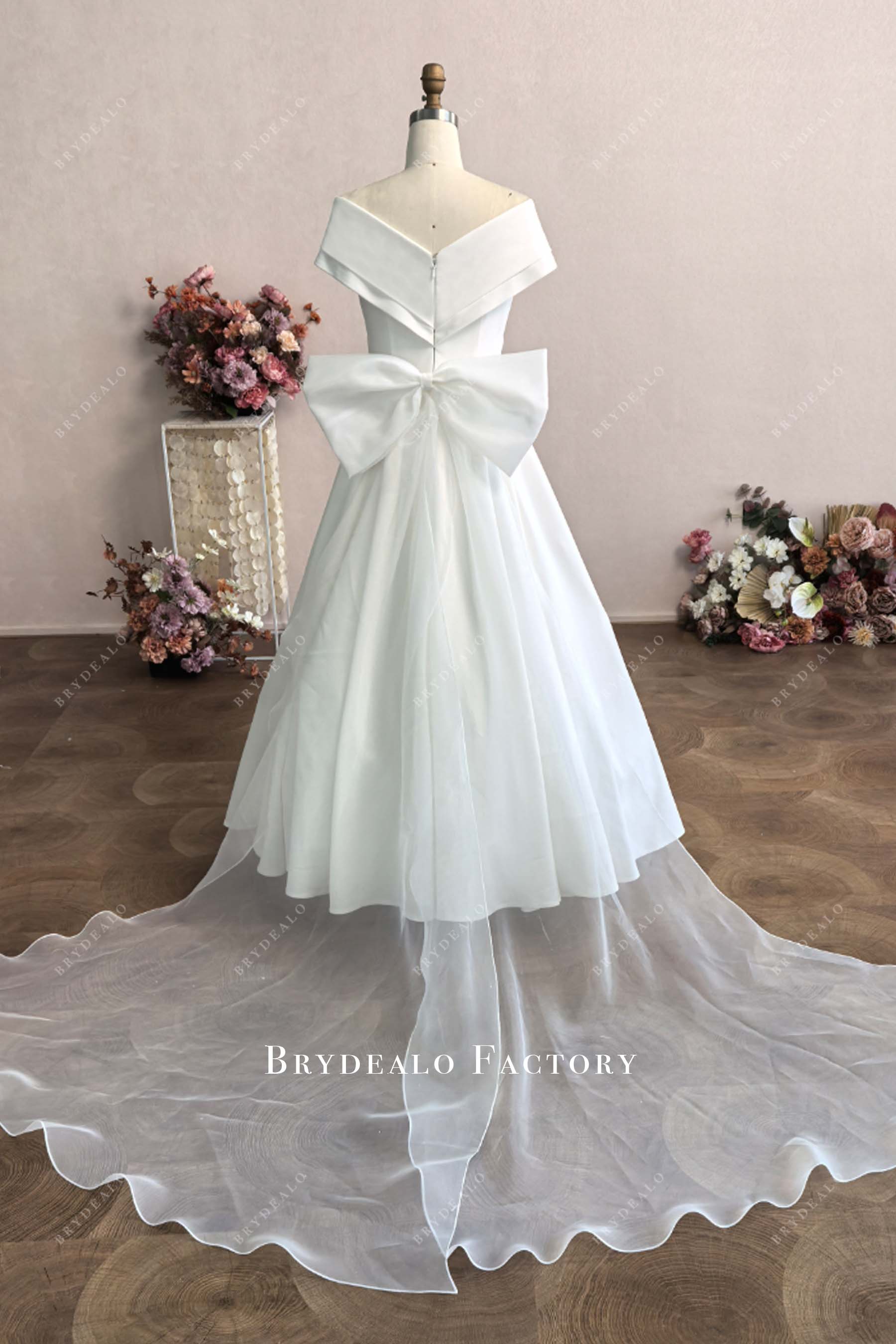 big bowknot A-line puffy wedding dress