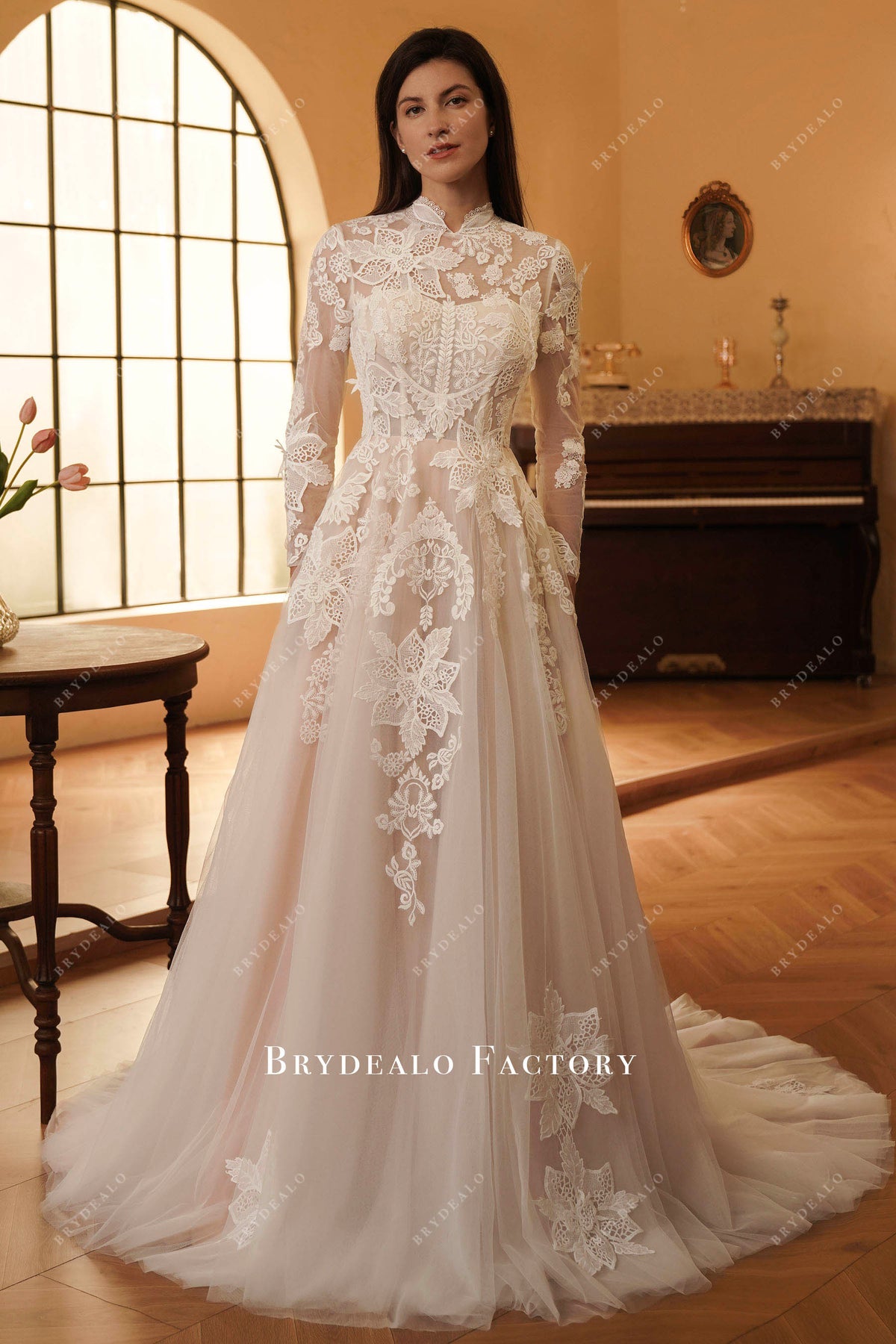 Retro Boho Lace High Neck Wedding Dress Sample