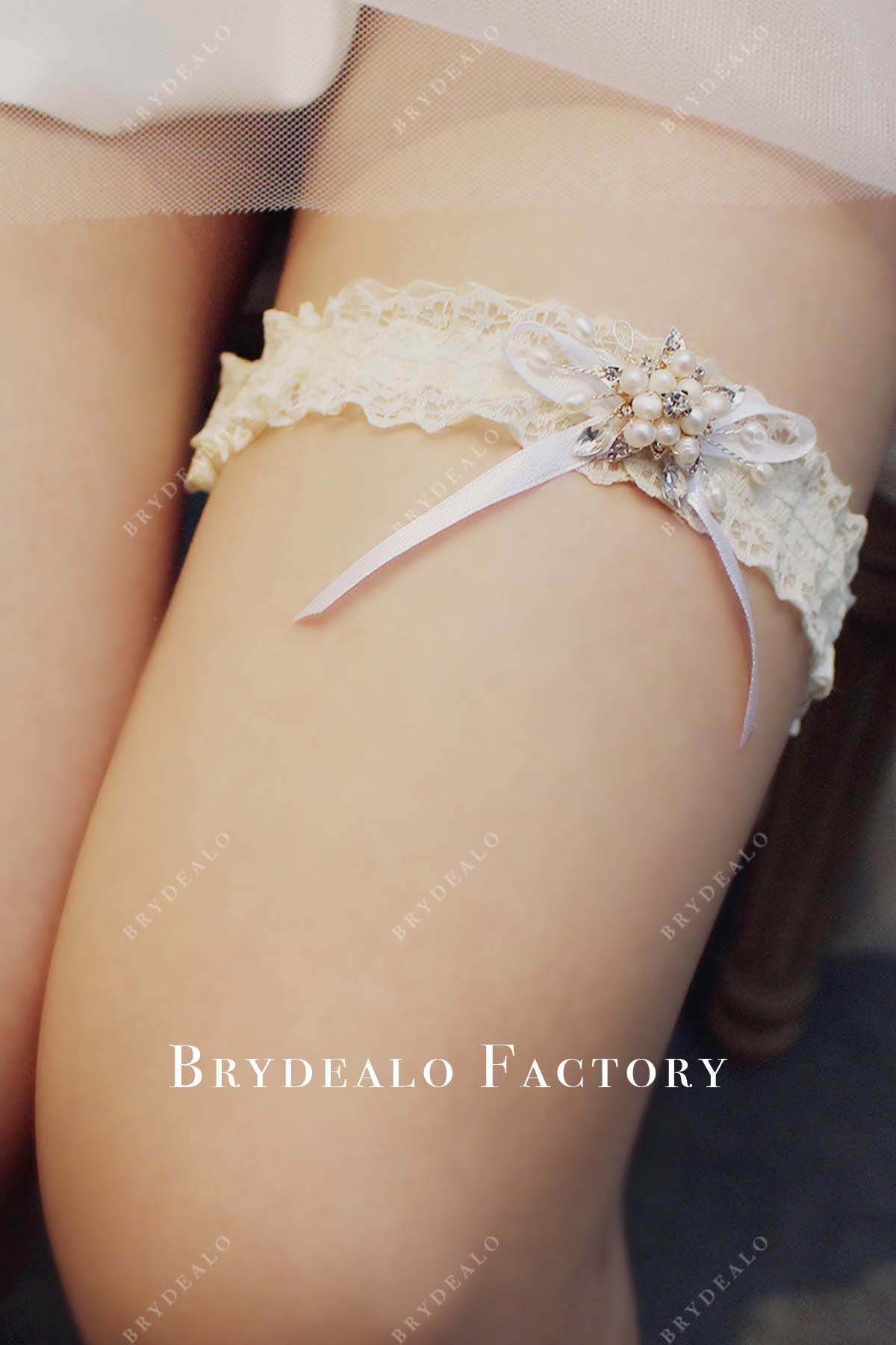 bowknot pearl flower garter