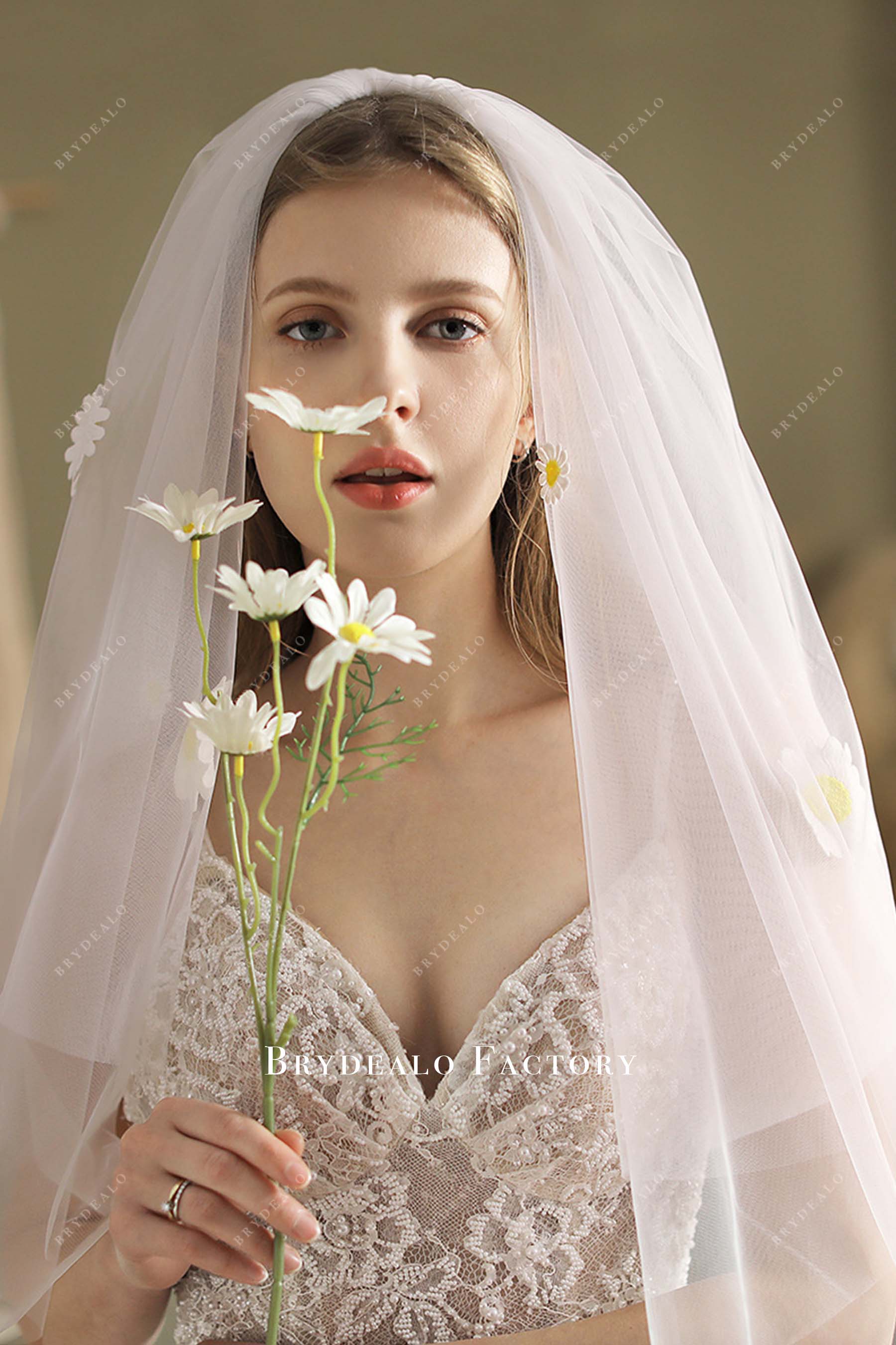 chic daisy two tier bridal veil