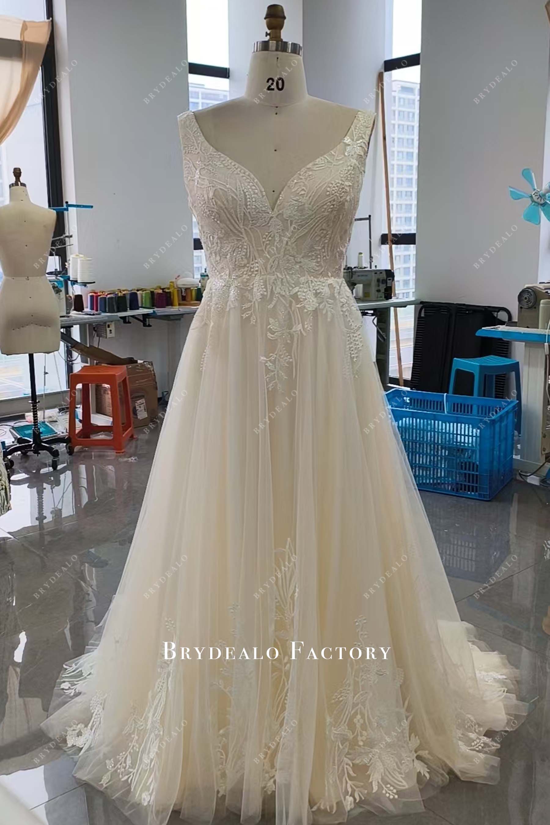 custom plus-size wedding dress 