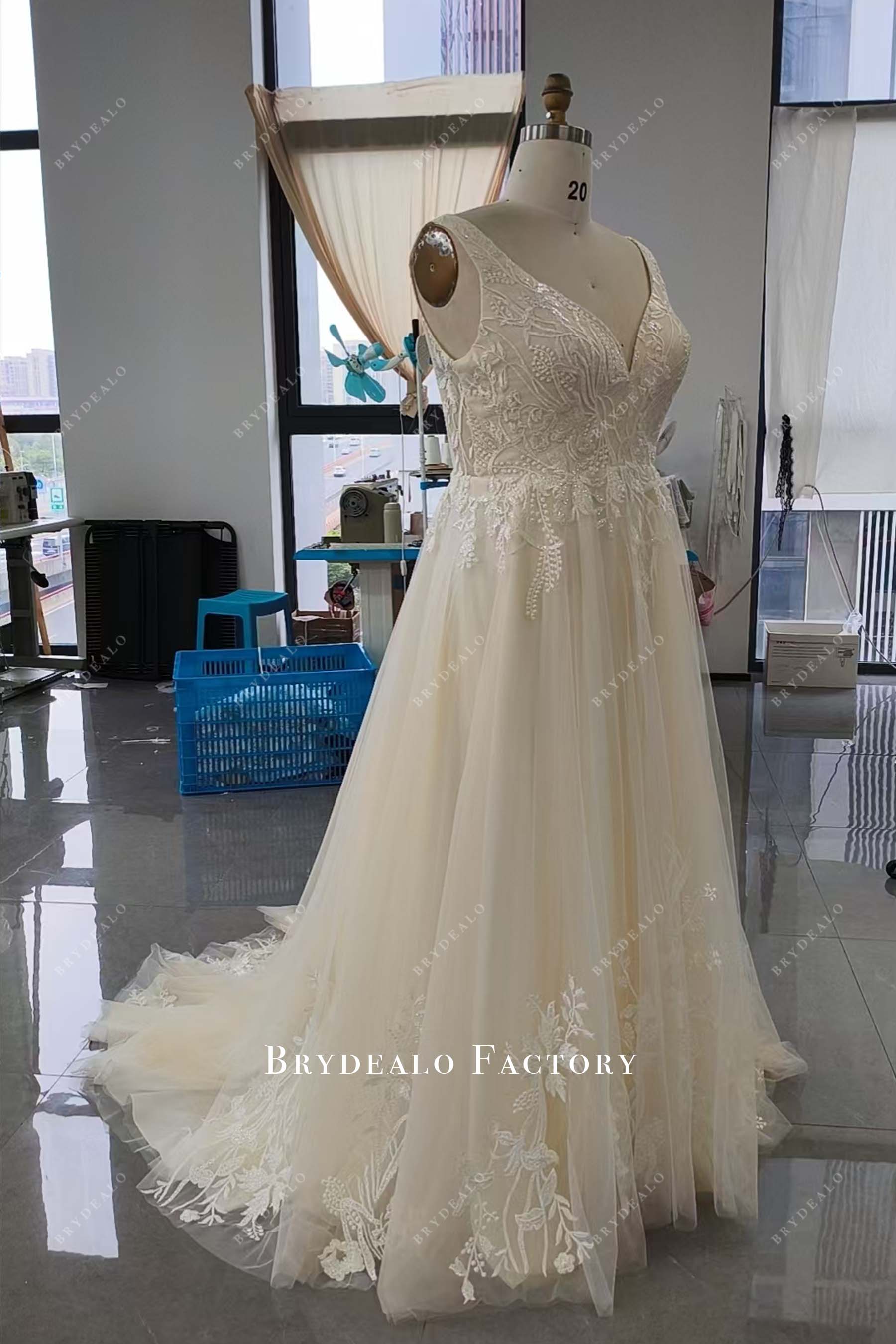 custom sleeveless wedding dress