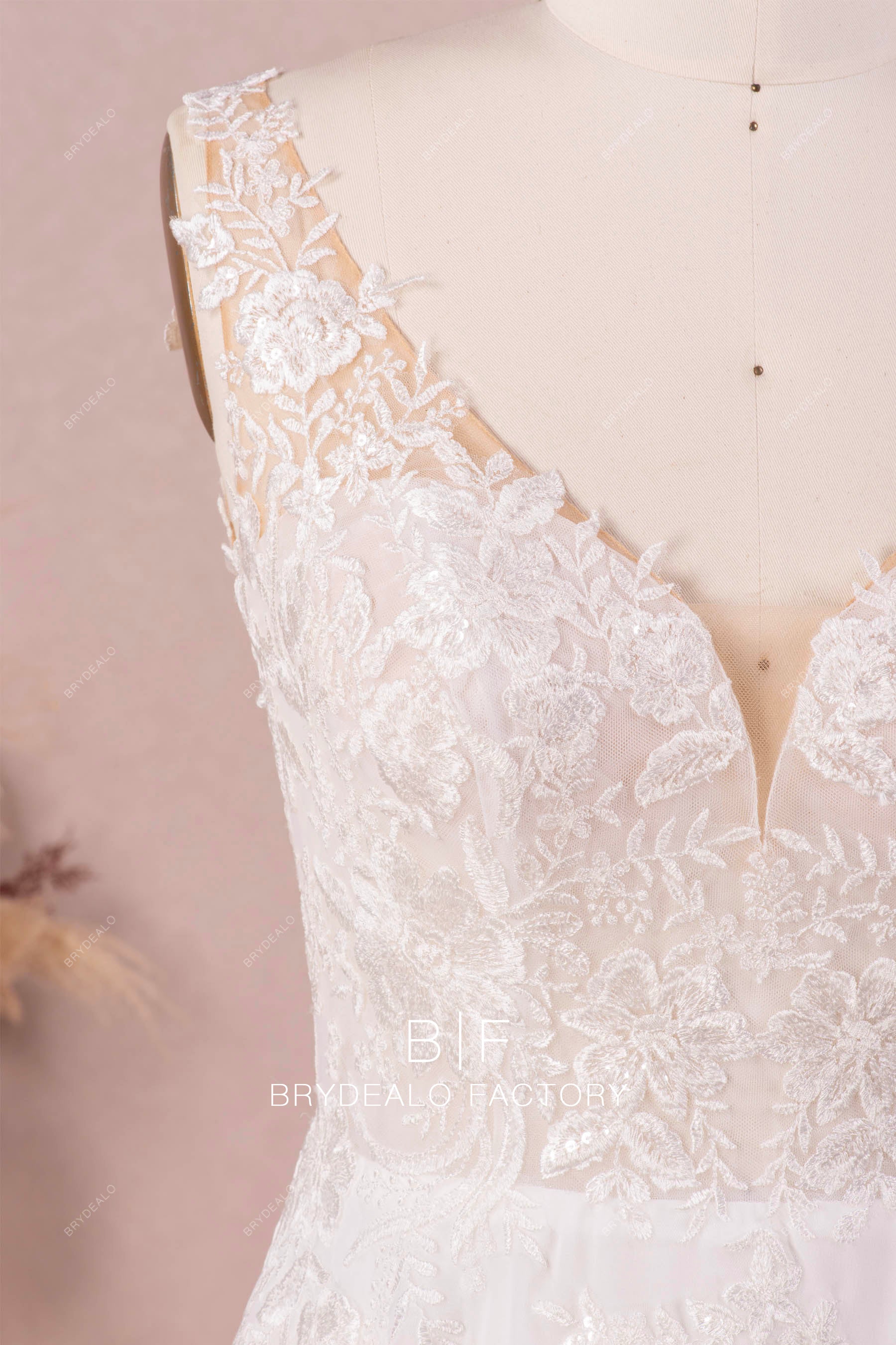 delicate straps V-neck wedding dress