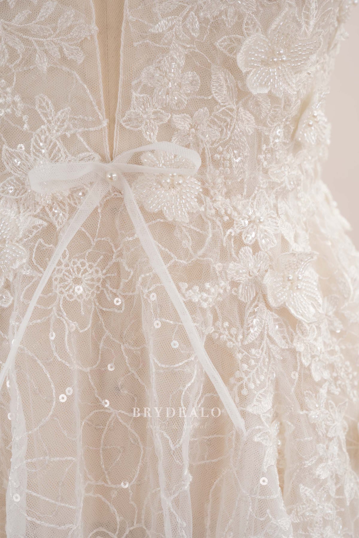 delicate waist knot wedding dress