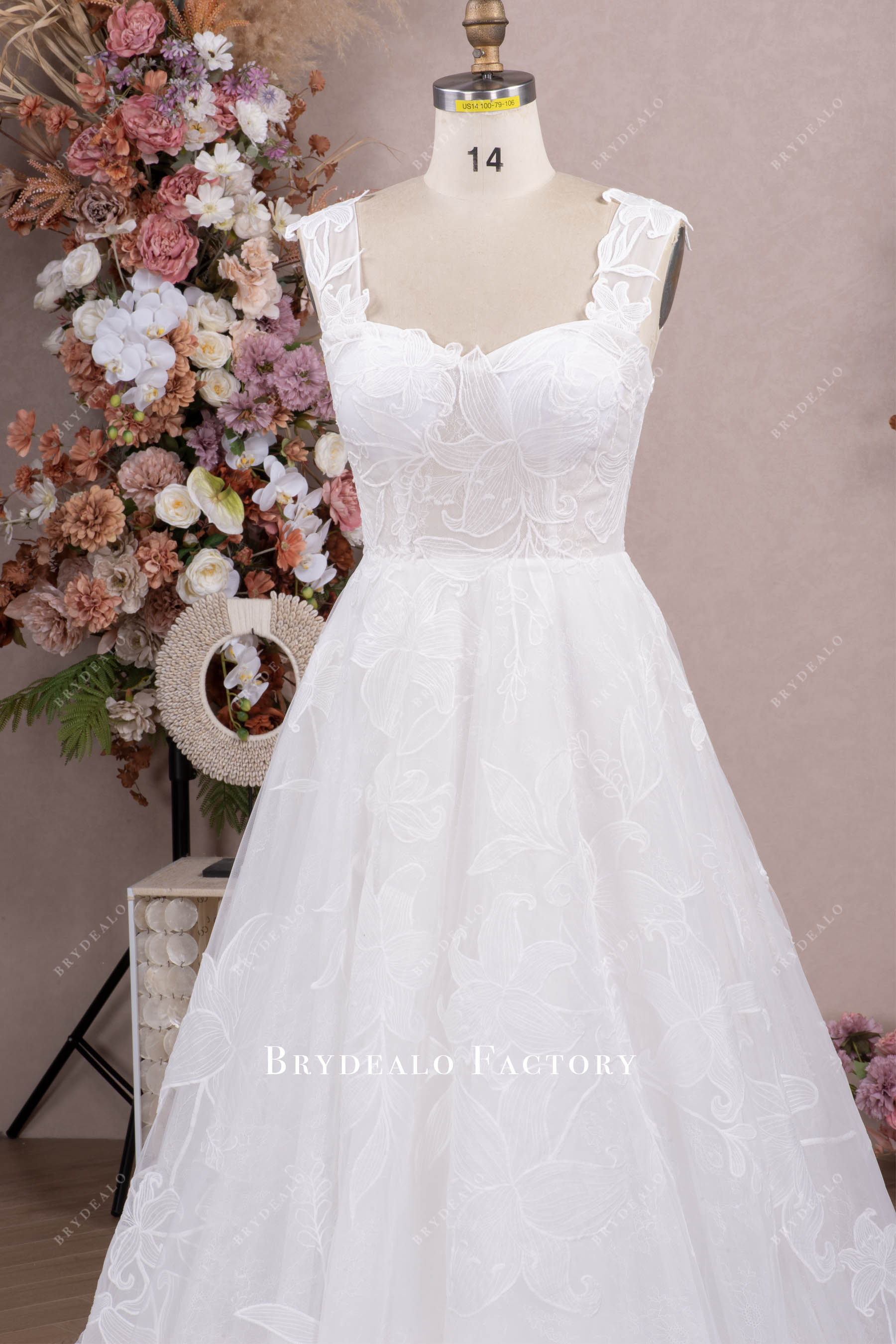 detachable straps semi-sweetheart wedding gown