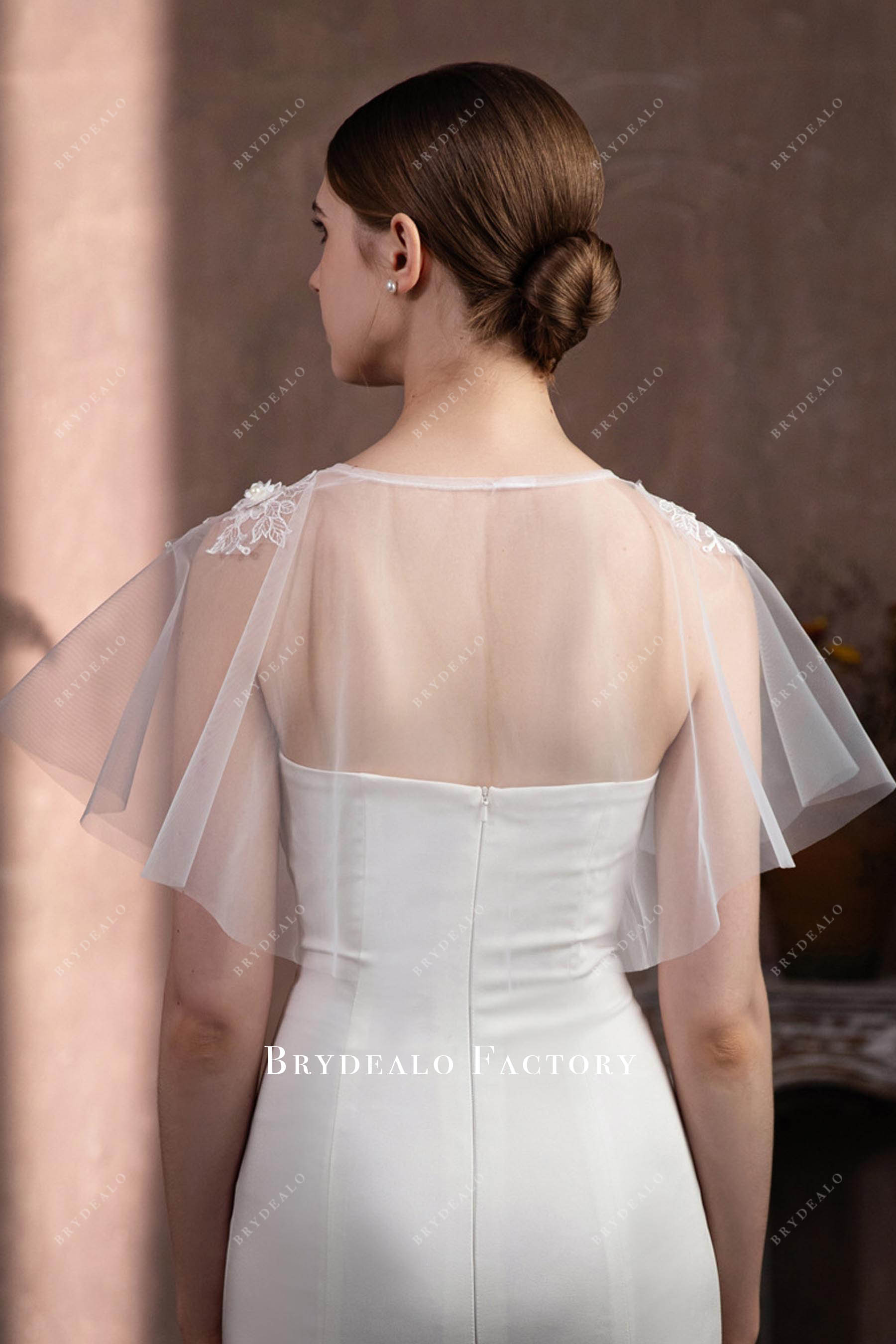 dreamy tulle short bridal cape