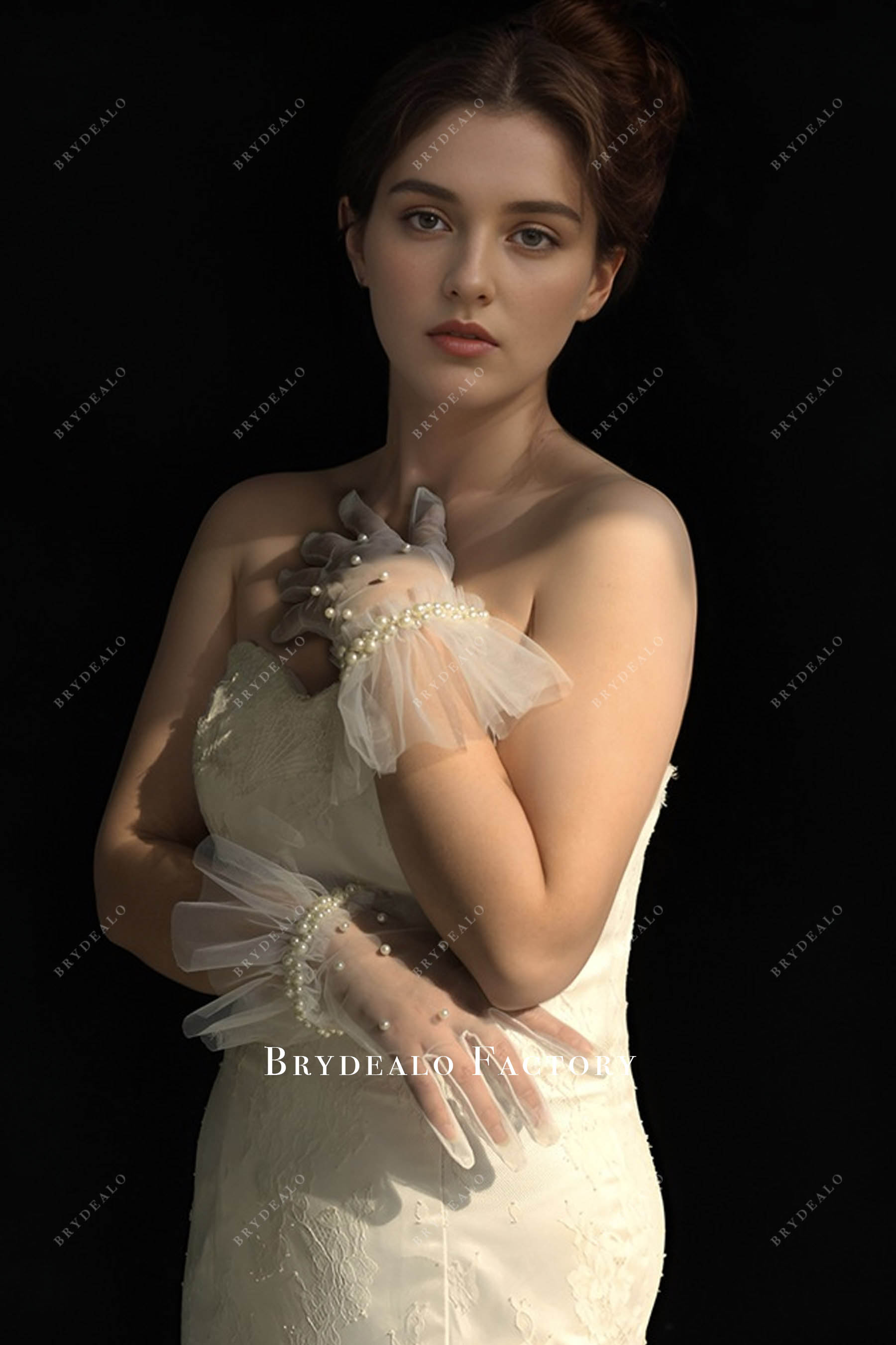 elegant pearl short bridal gloves