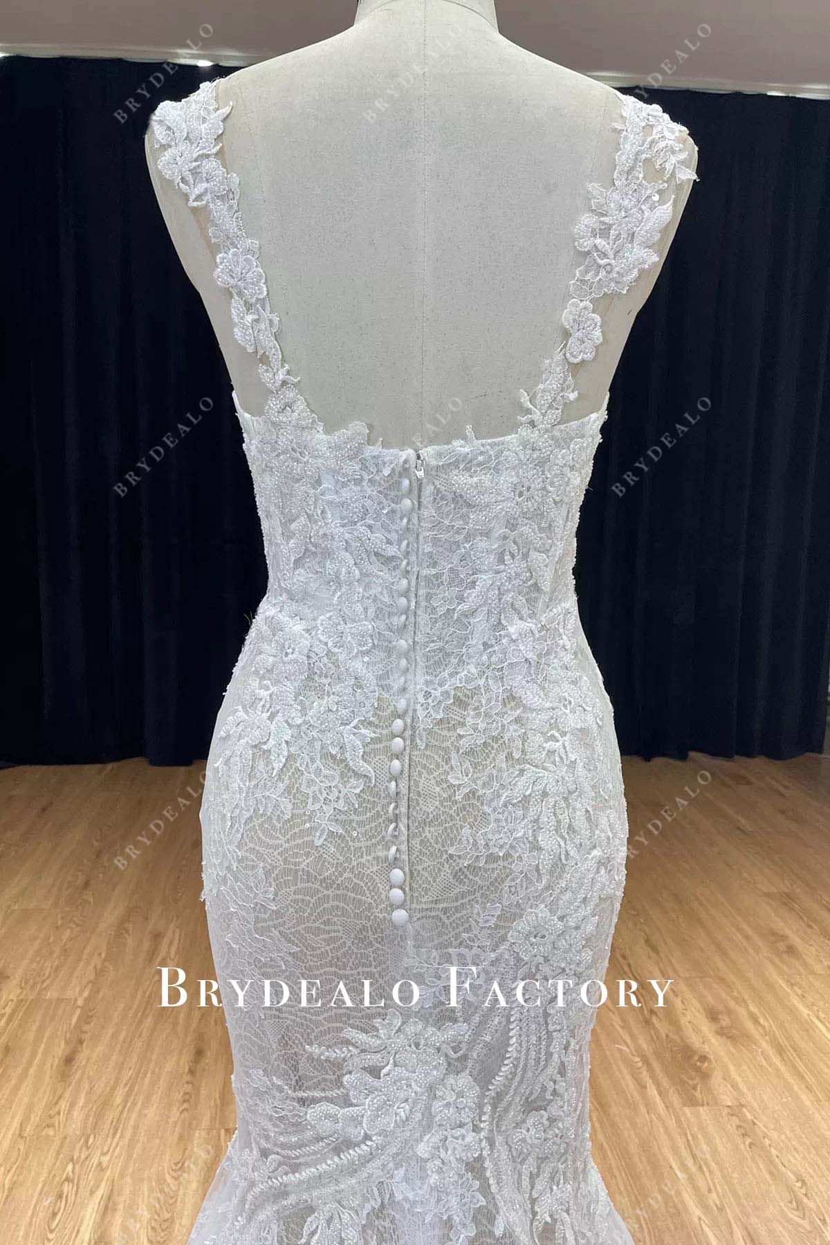 exquisite lace mermaid wedding dress