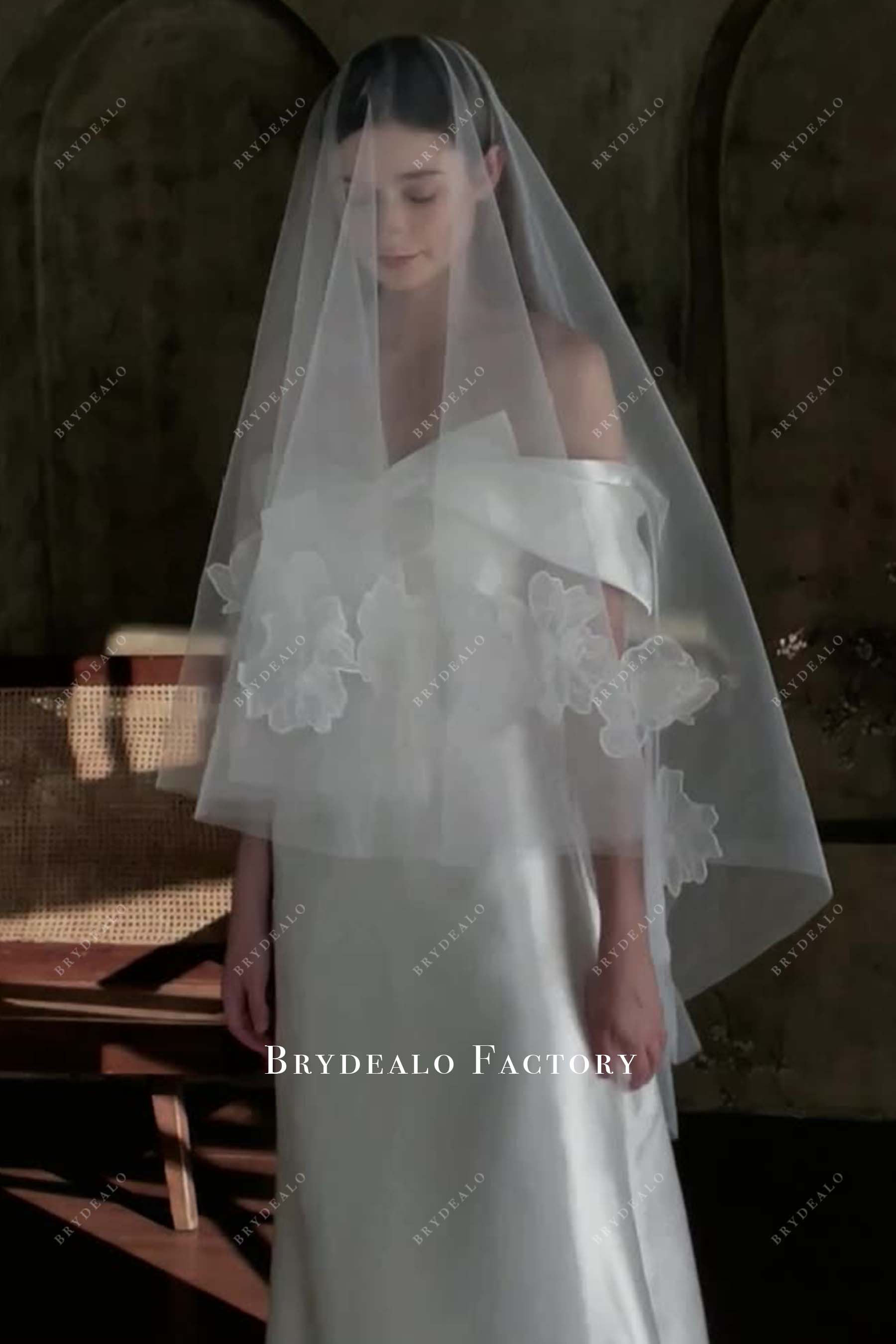 fingertip length bridal veil