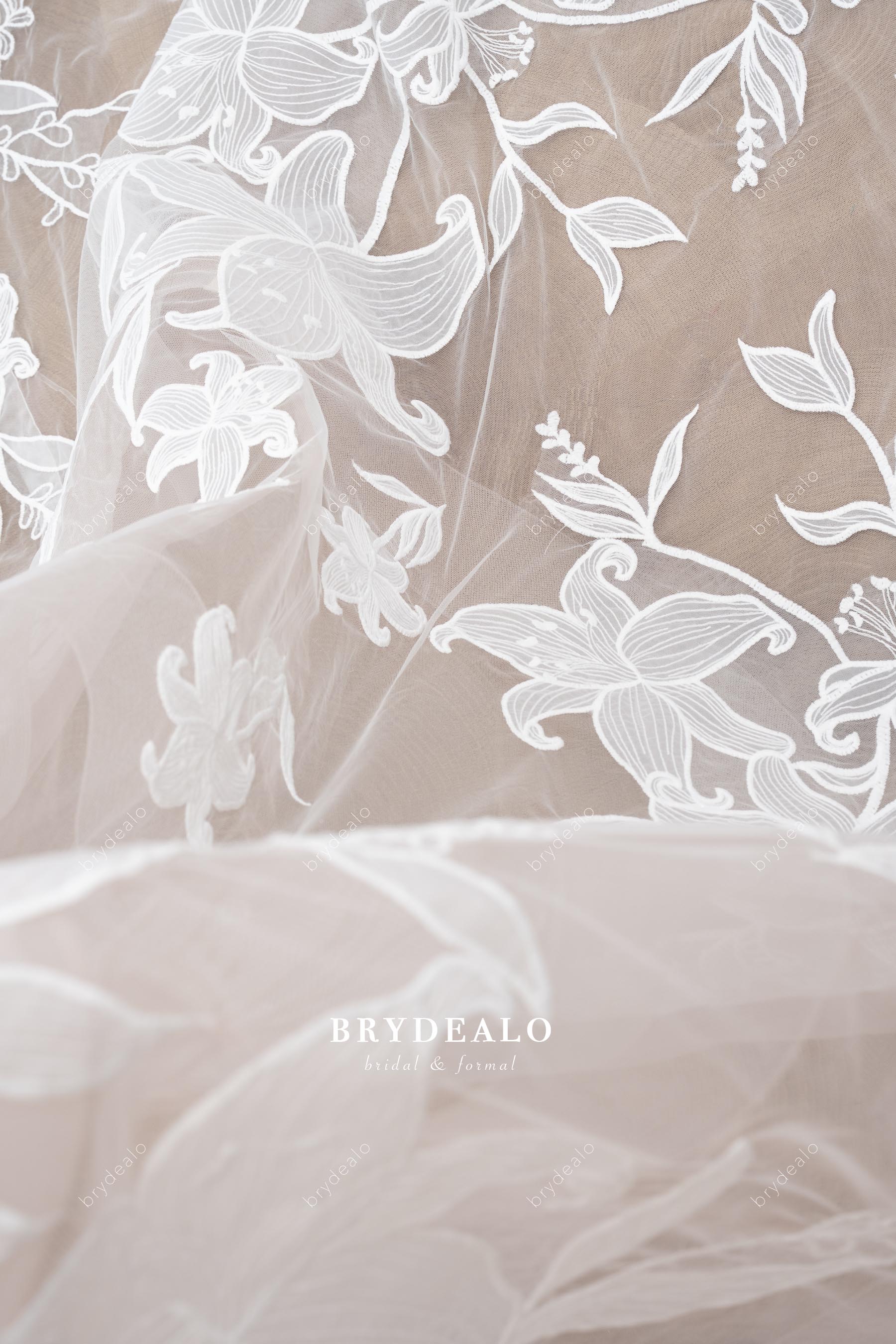 flower lace train wedding dress