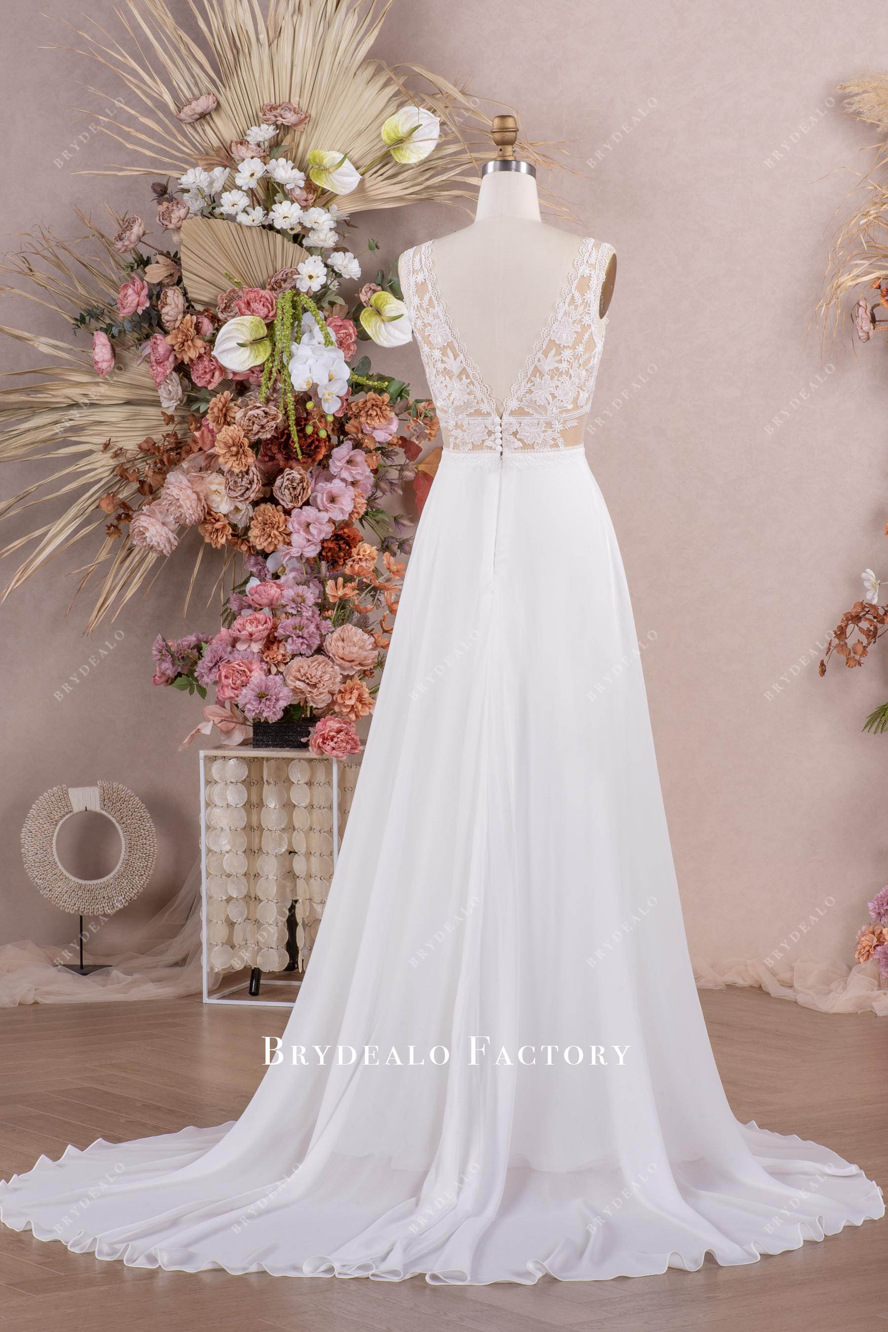 flower lace V-back long chiffon wedding dress