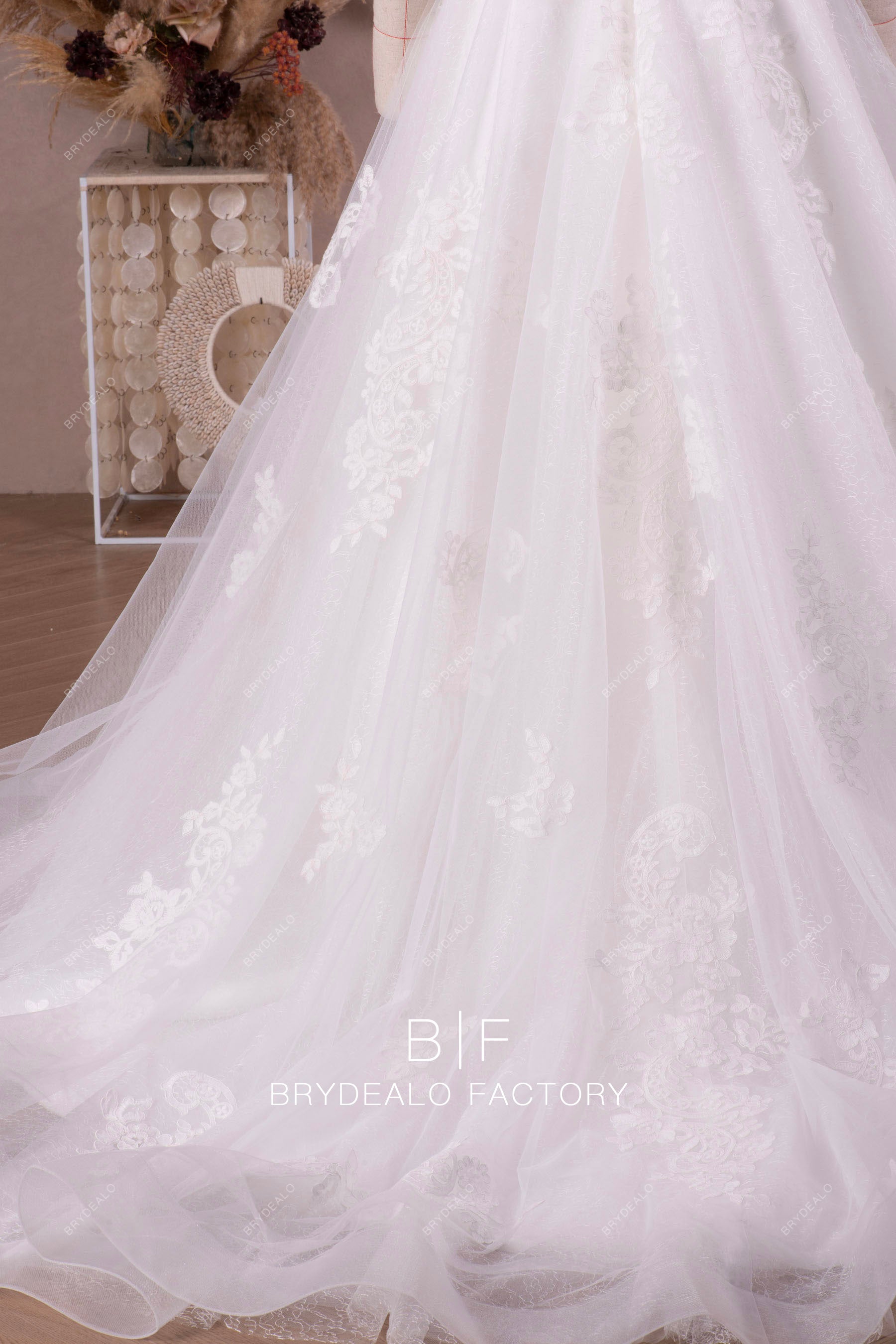 horsehair hem wedding dress