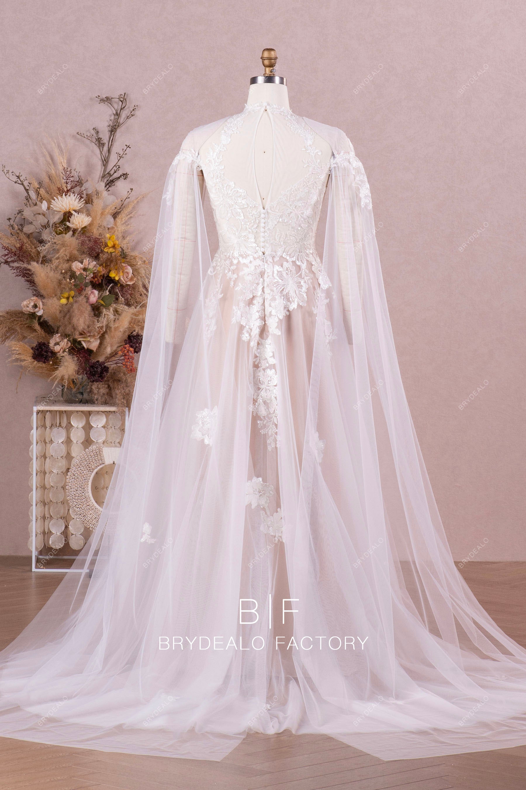 keyhole buttoned back lace long wedding dress