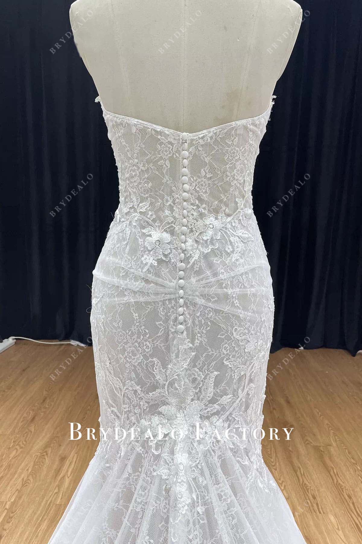 lace open back mermaid wedding dress