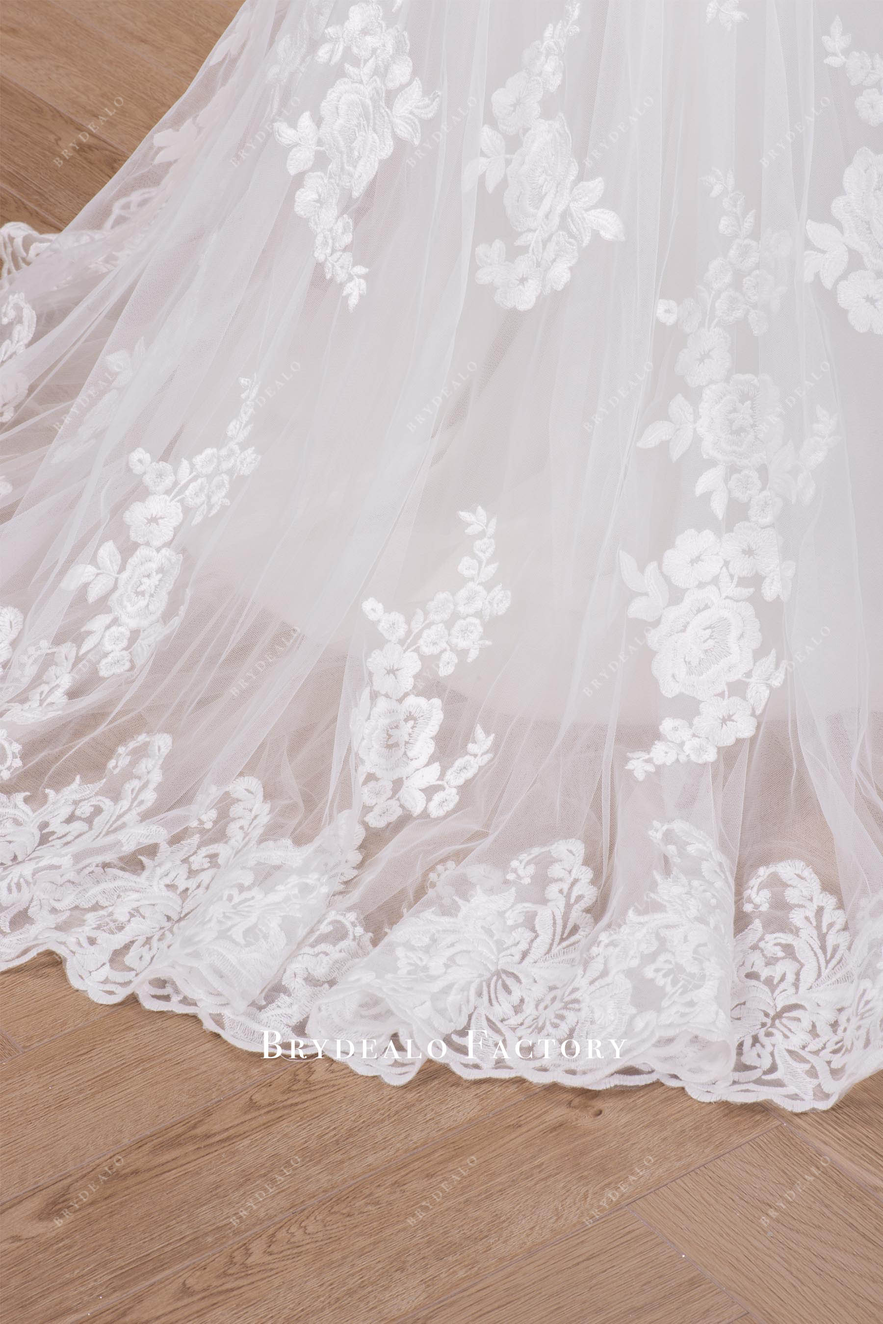 lace trim wedding dress