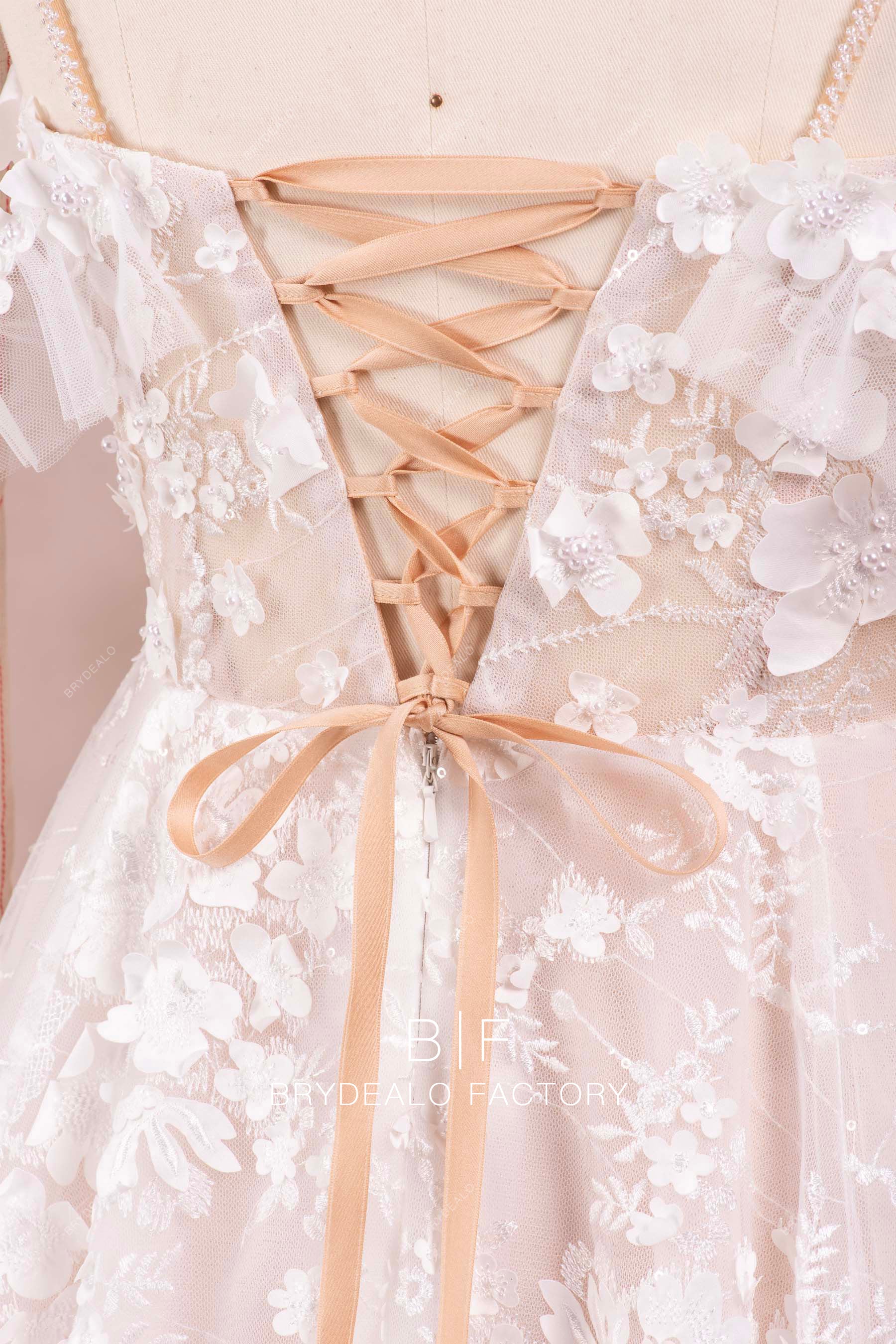lace up closure wedding dress