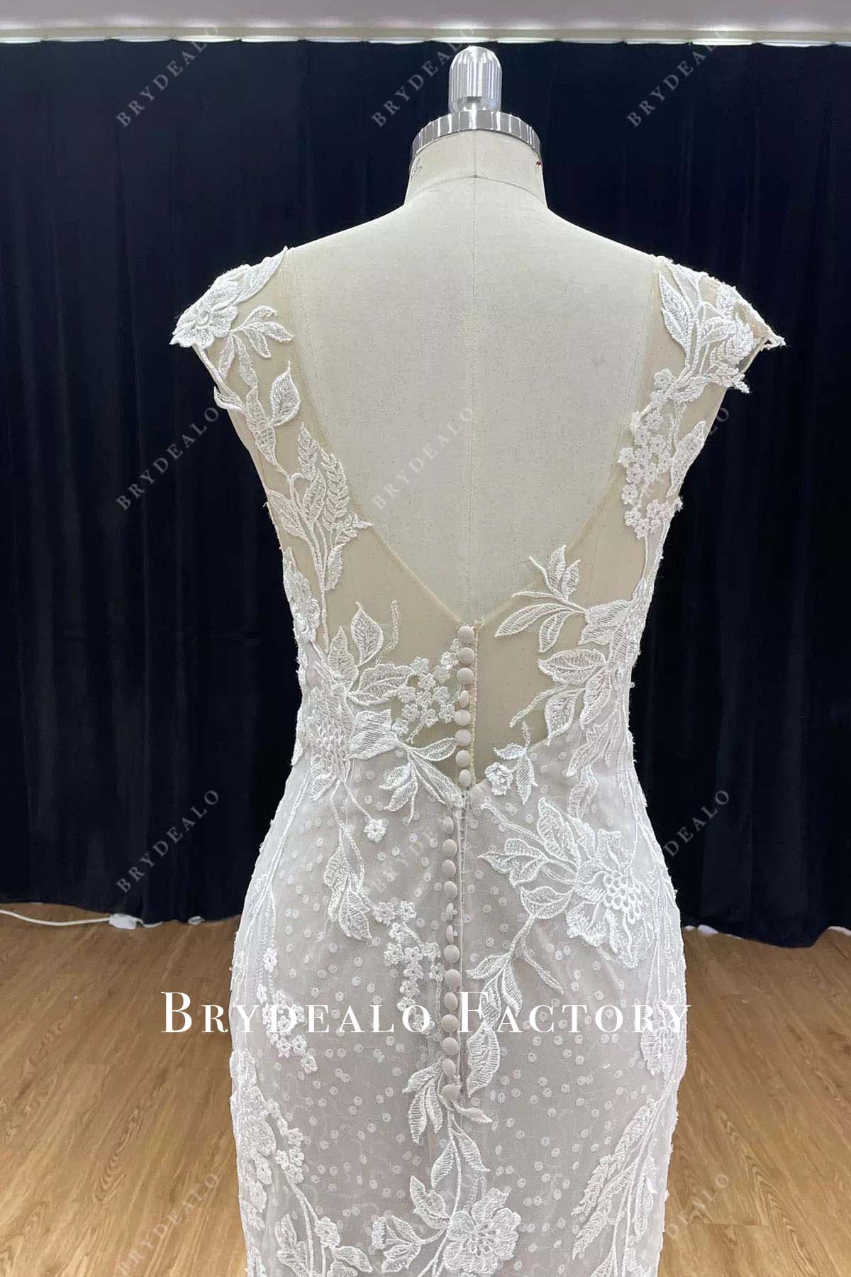 lace v back mermaid wedding dress