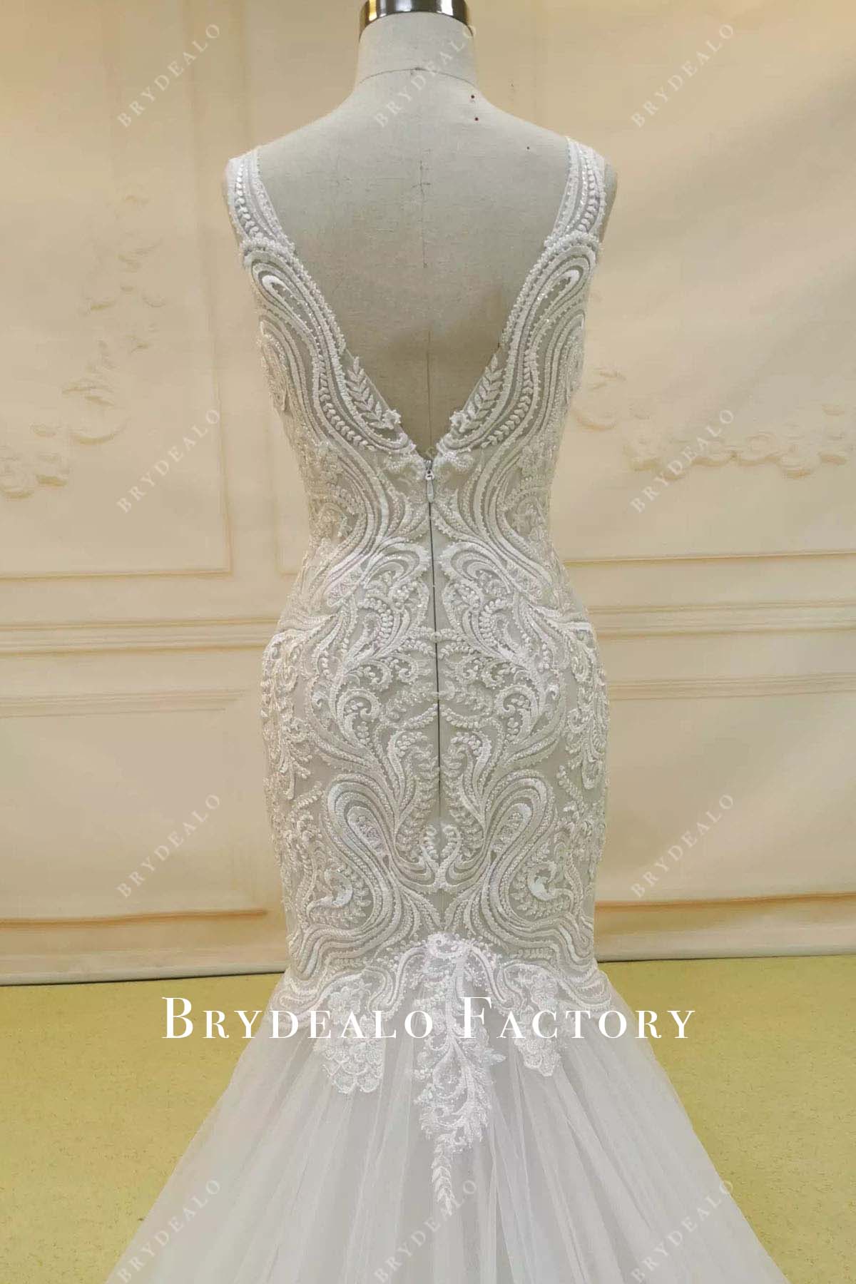 lace v back trumpet wedding dress