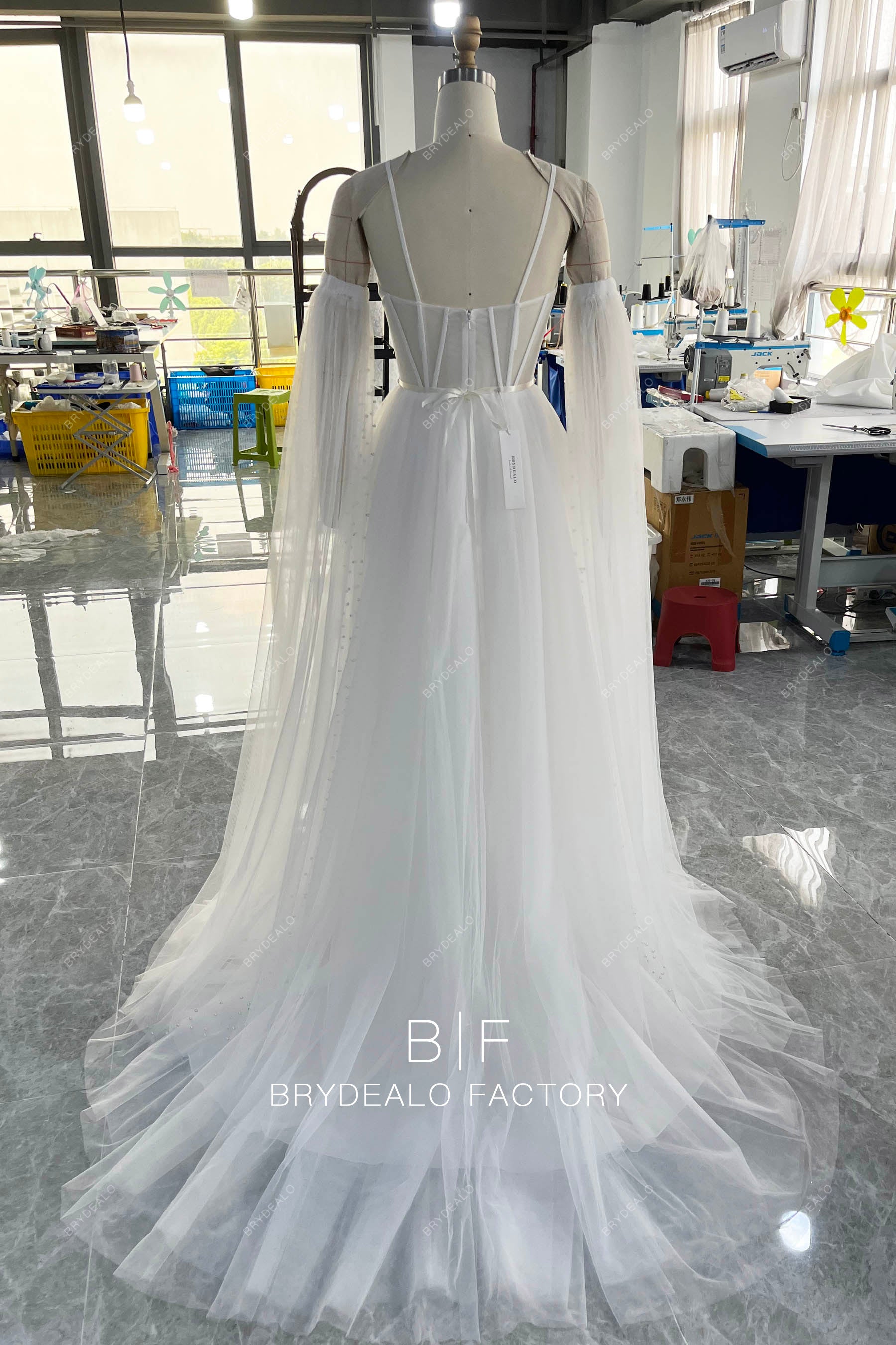 long detachable sleeve tulle wedding gown