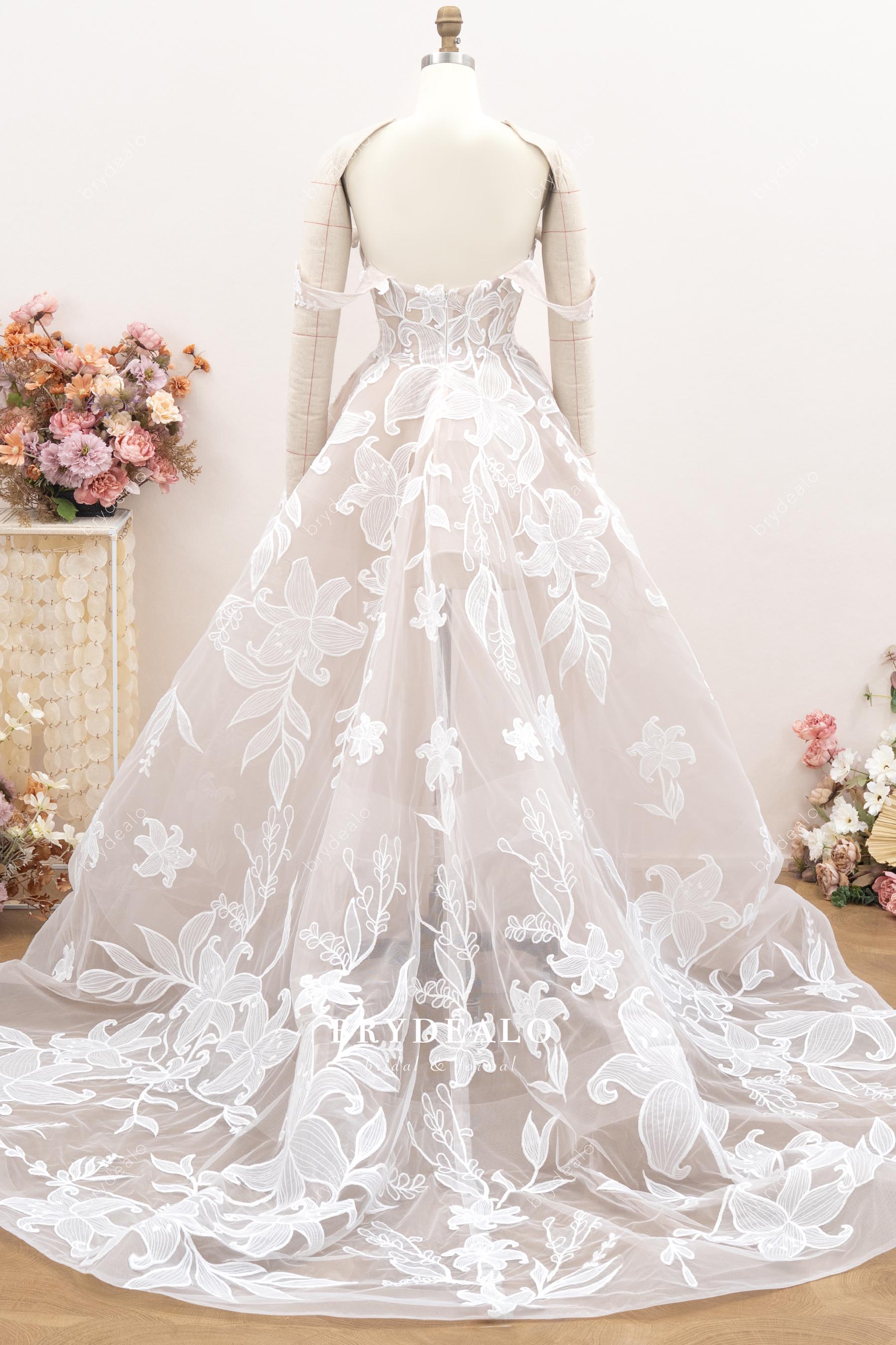 long horsehair skirt wedding dress