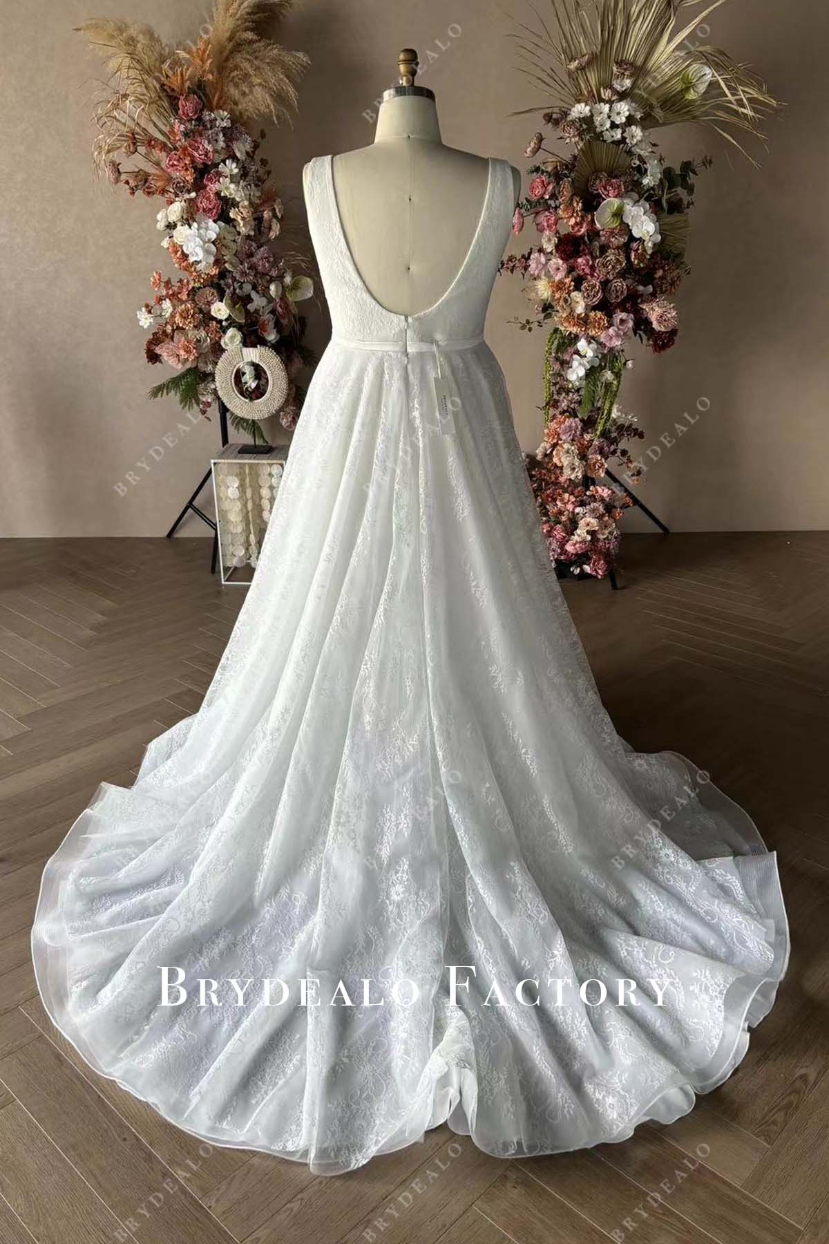 Custom Lace Sleeveless Wedding Dress