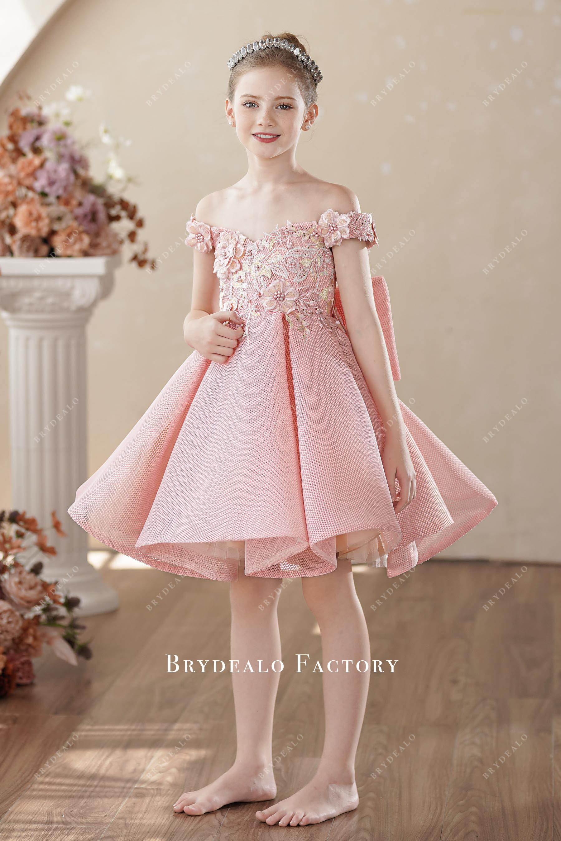 off-shoulder flower short flower girl dress