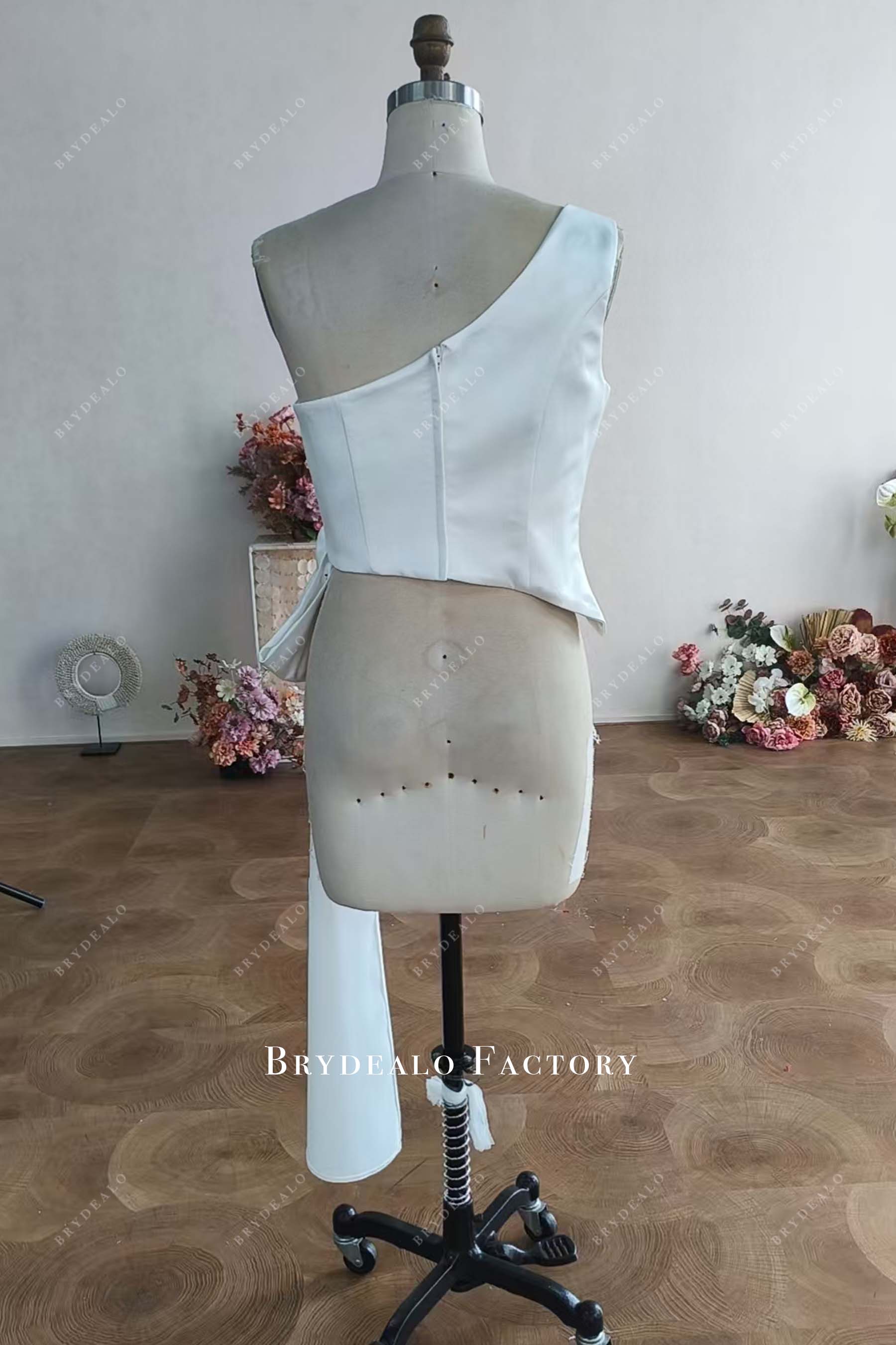 one shoulder big bowknot bodice