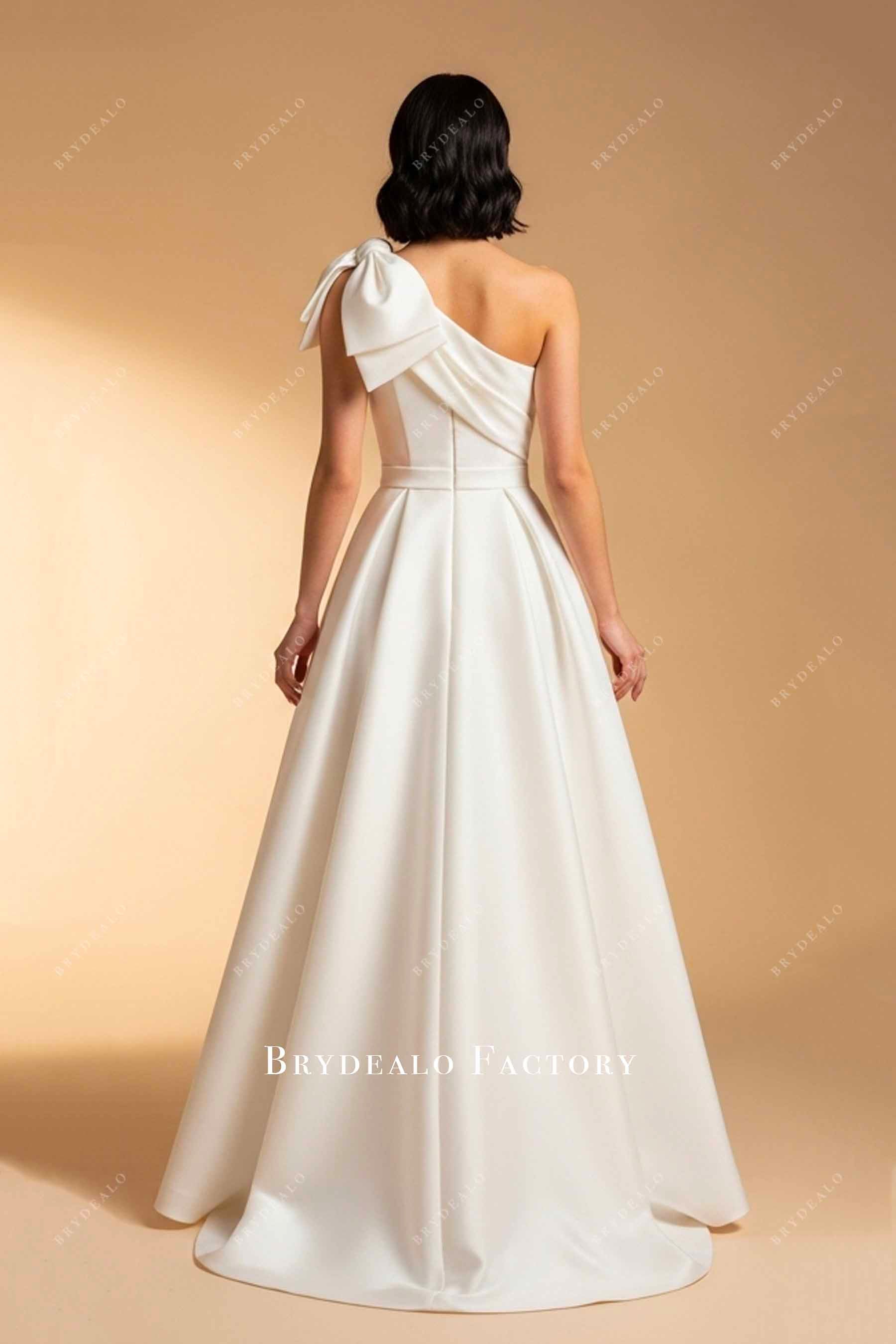 one-shoulder sweep train wedding dress
