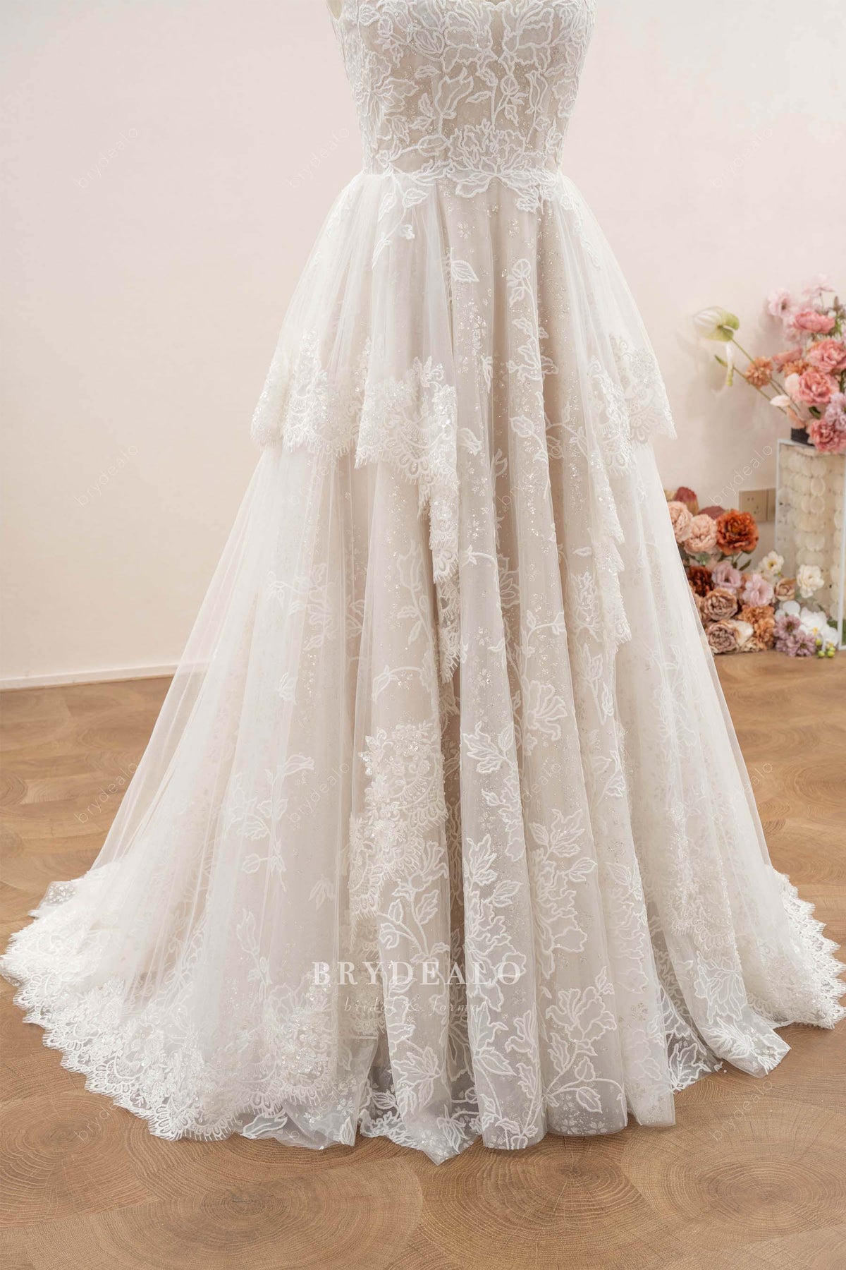 plump scalloped lace wedding dress