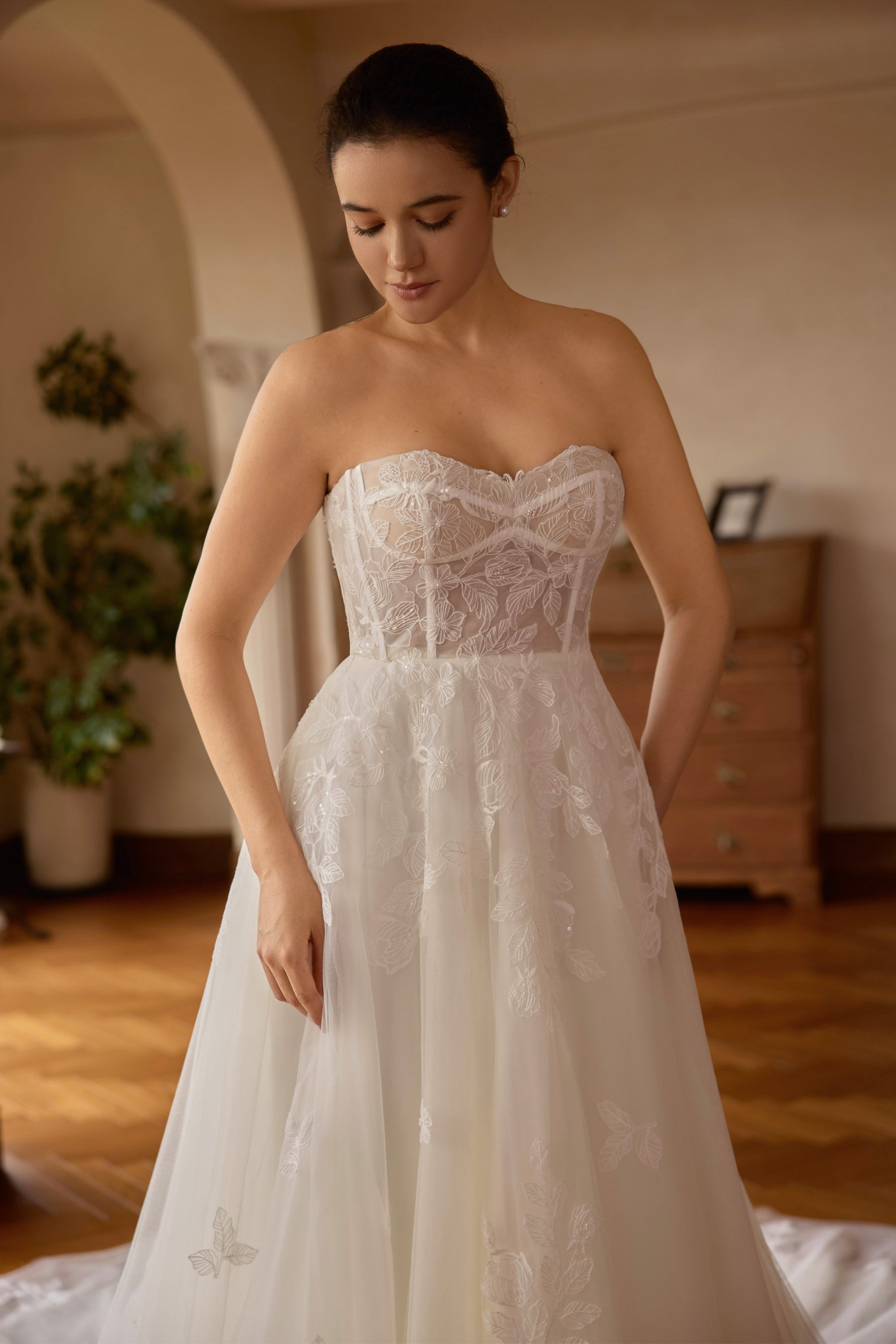 semi-sweetheart boned long wedding dress