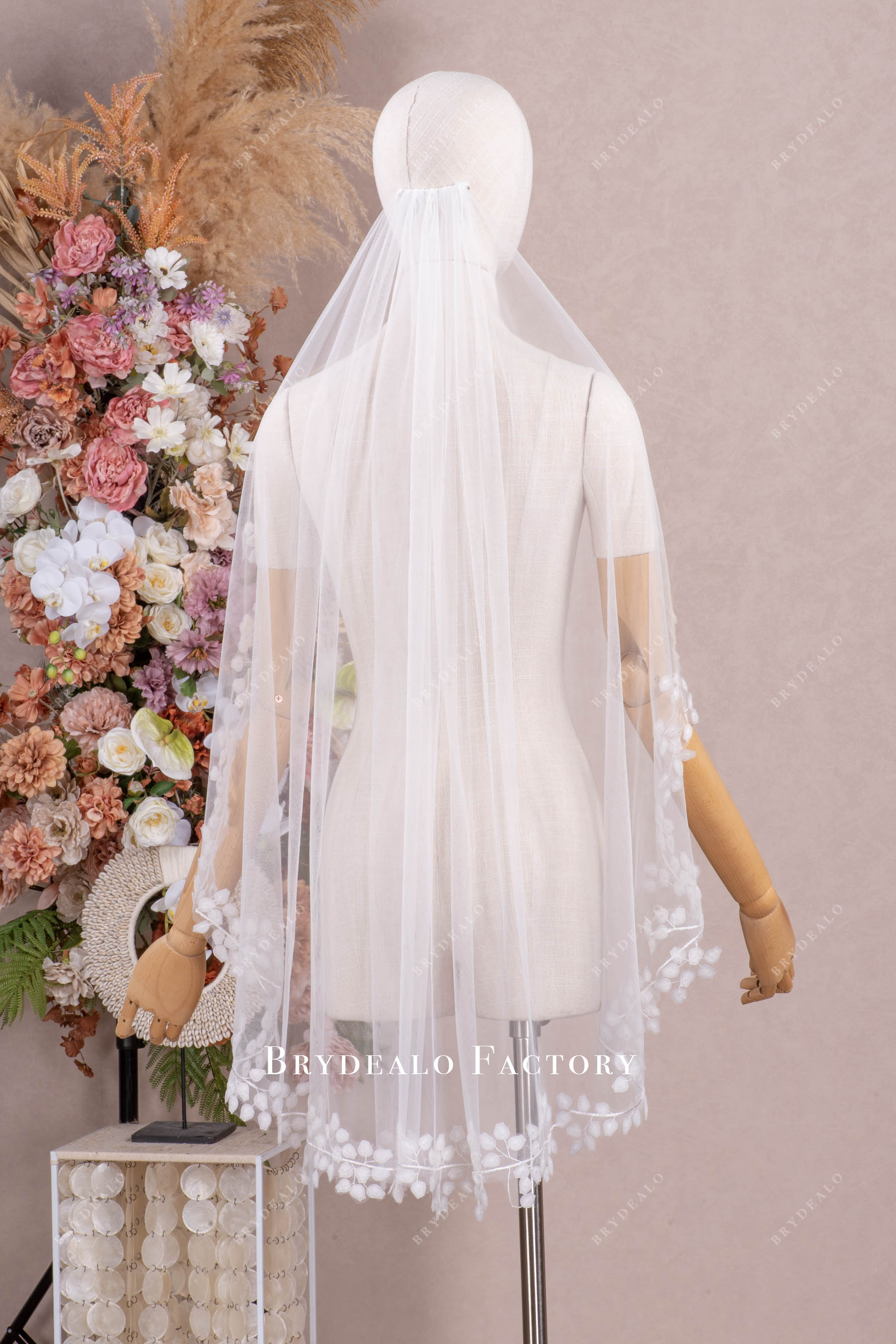 romantic lace tulle wedding veil