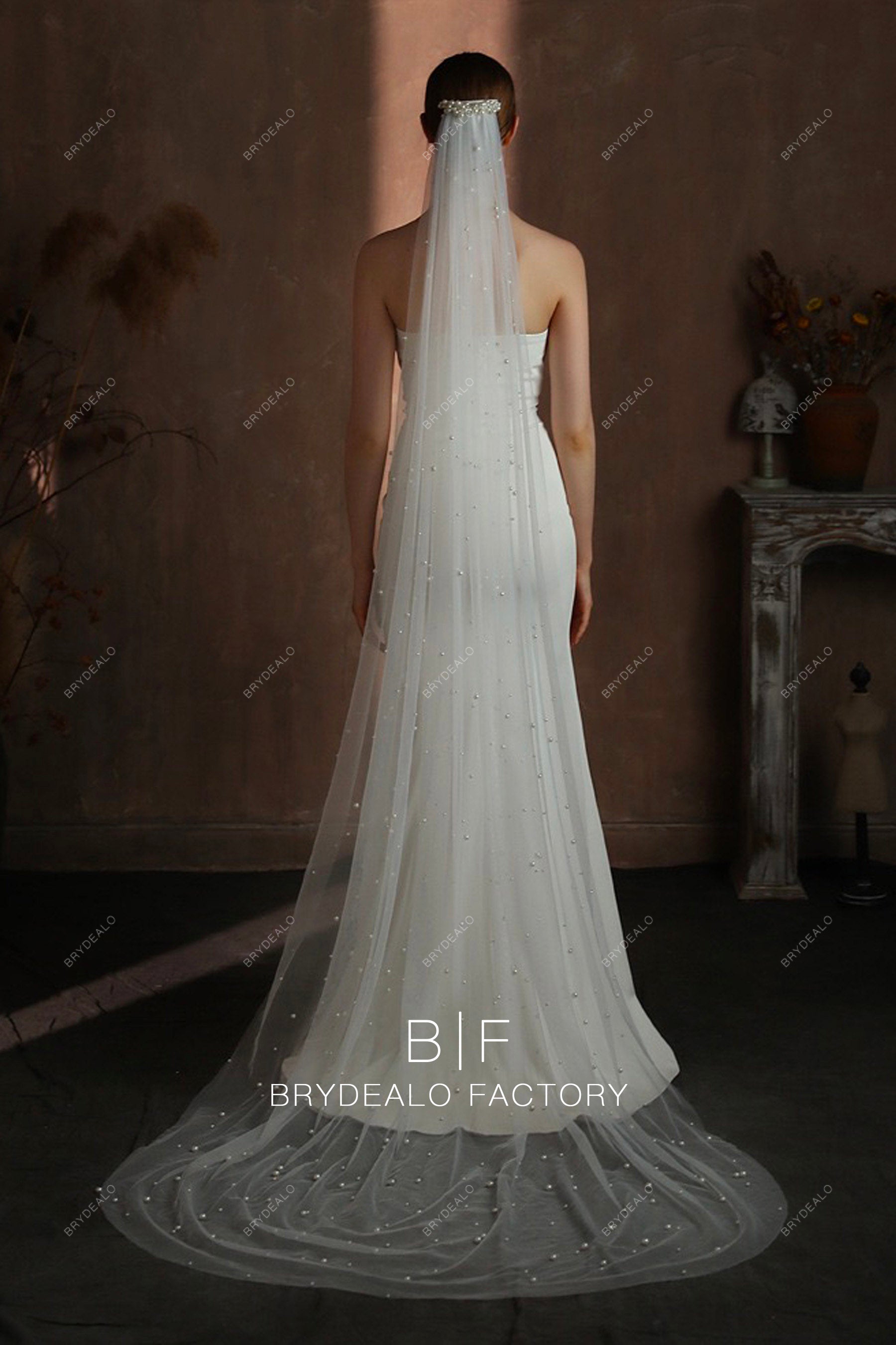 https://brydealofactory.com/cdn/shop/files/romantic-single-tier-pearl-wedding-veil-08168.jpg?v=1696842618&width=1800