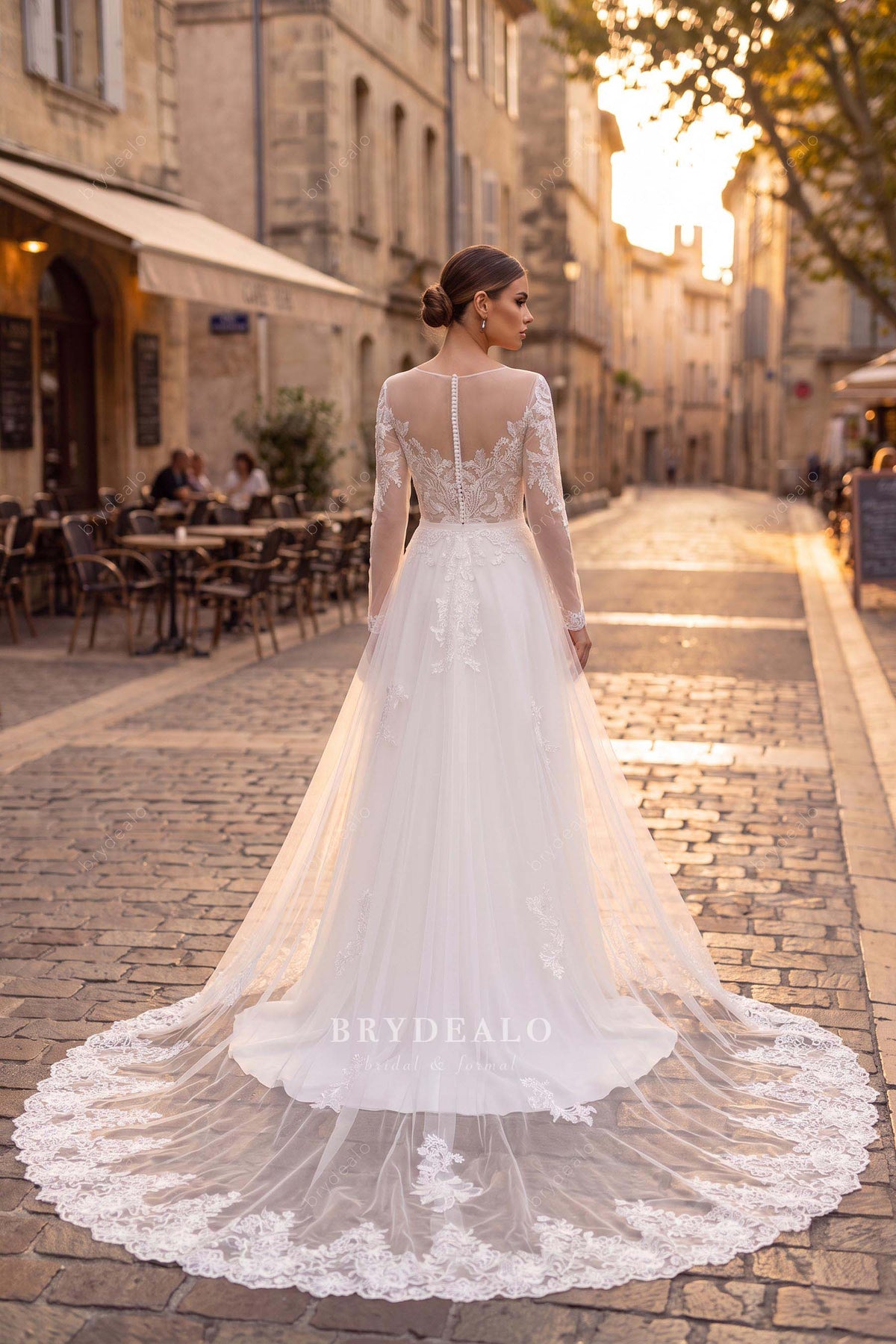 scalloped trim overskirt wedding dress