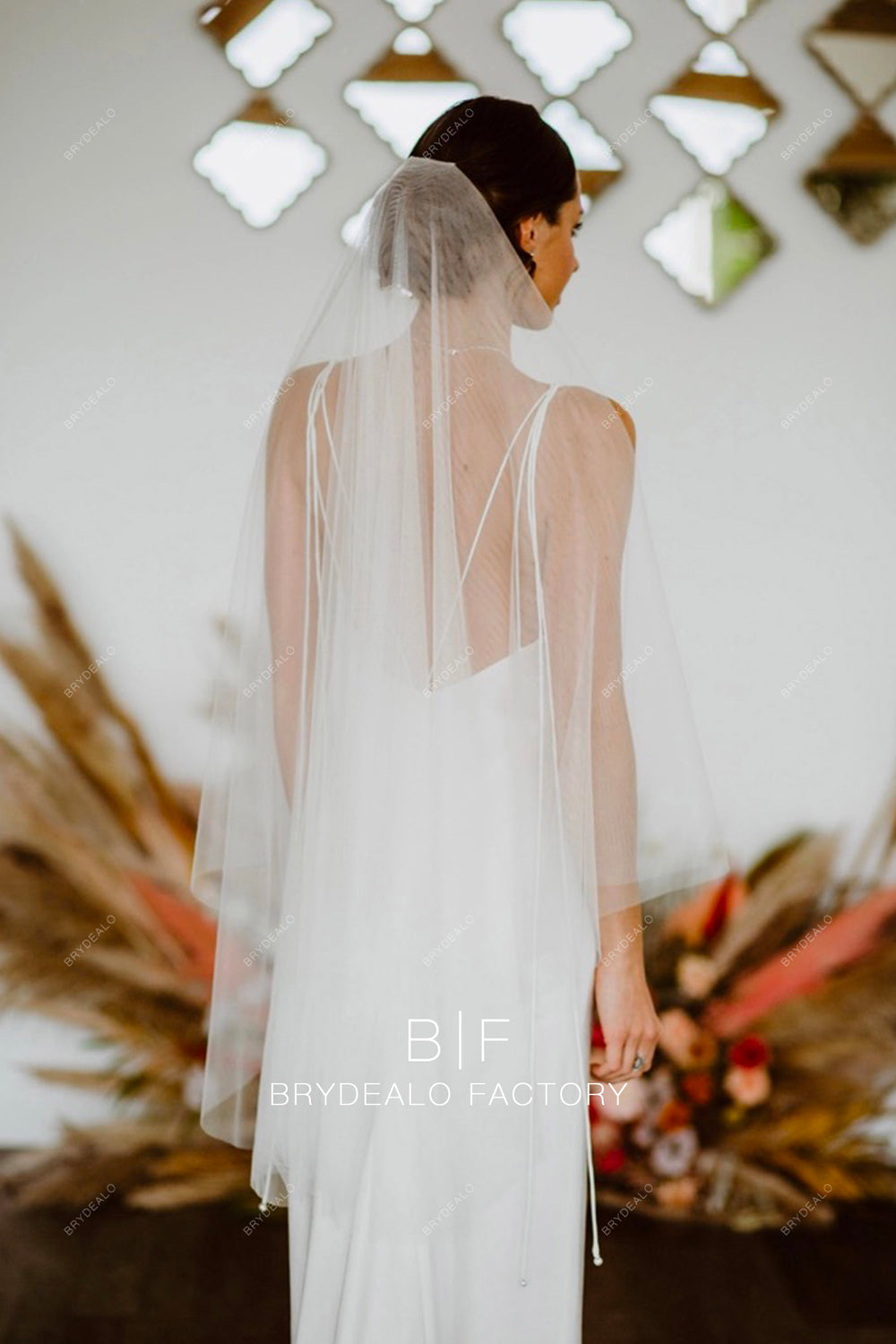 Vintage Two-Tier Ruffled Edge Fingertip Length Tulle Wedding Veil