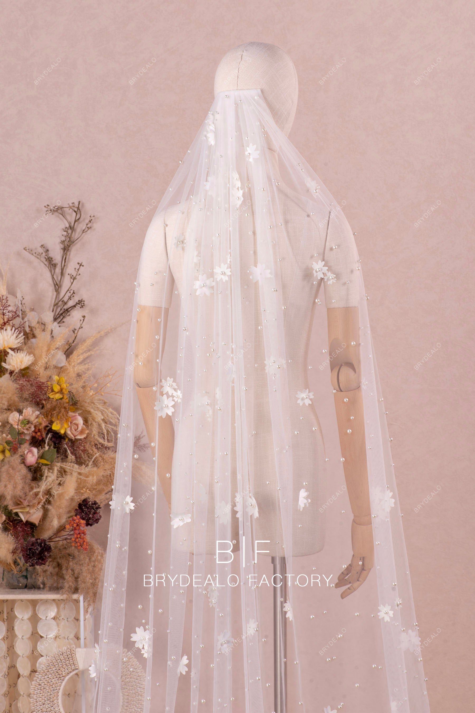 single-tier luxury flower veil