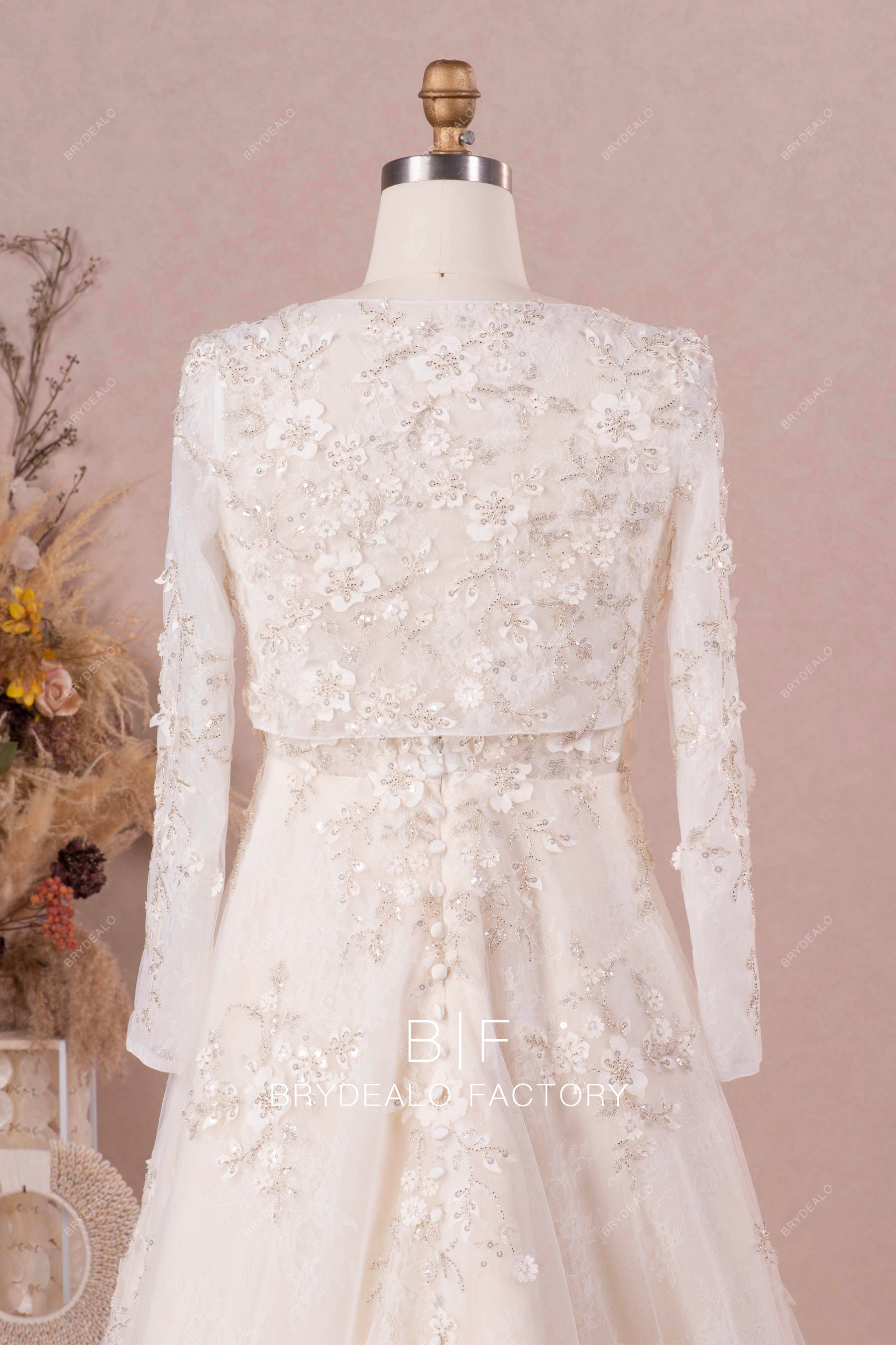 sleeved flower lace jacket wedding dress
